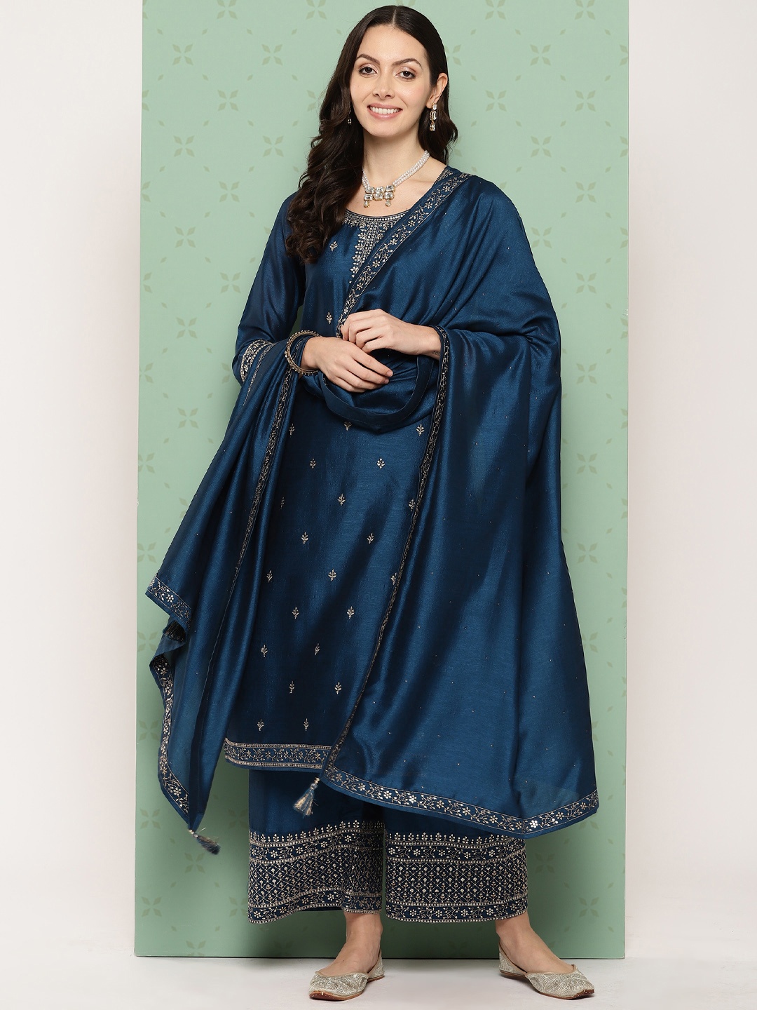 Libas Ethnic Motifs Embroidered Regular Sequinned Kurta with Palazzos & Dupatta, Navy blue
Libas Ethnic Motifs Embroidered Regular Sequinned Kurta with Palazzos & Dupatta, Navy blue