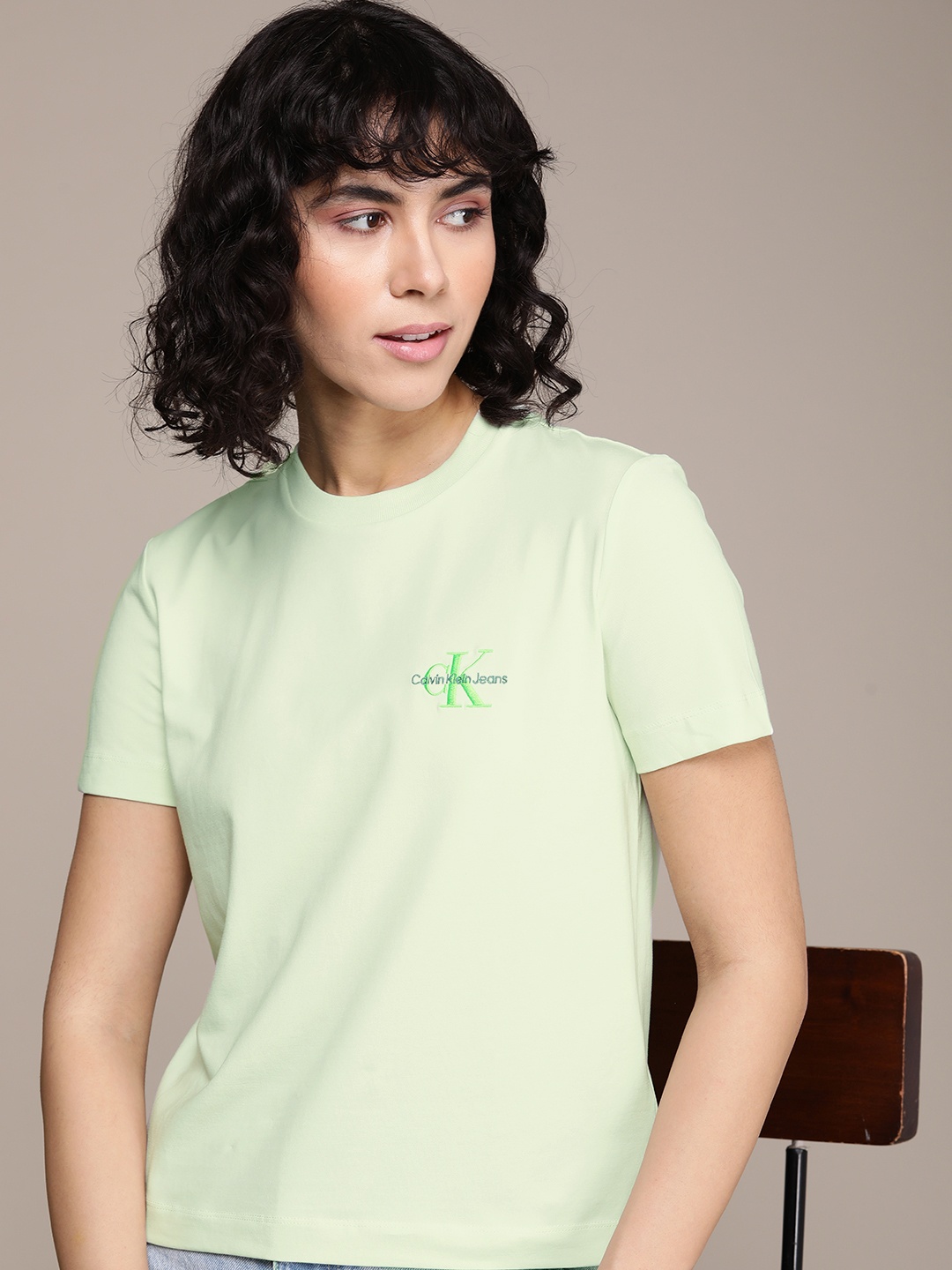 Calvin Klein Jeans Solid With Brand Logo Embroidered Detail Round Neck T-shirt, Green
Calvin Klein Jeans Solid With Brand Logo Embroidered Detail Round Neck T-shirt, Green