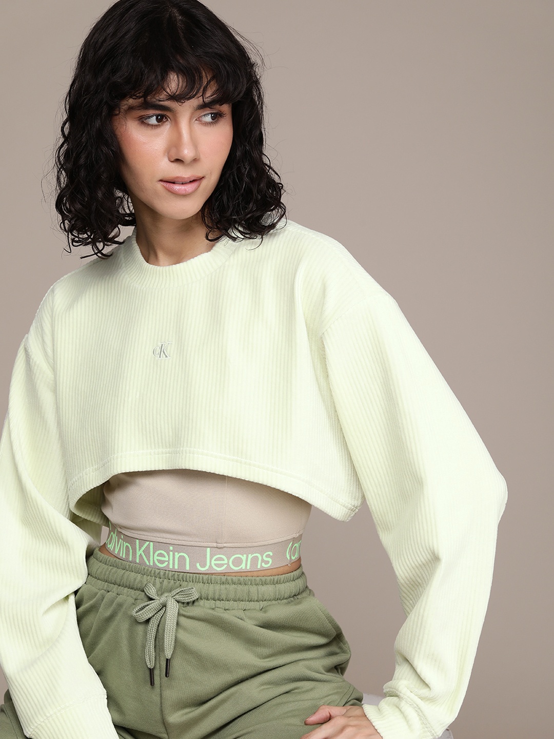 Calvin Klein Jeans Round Neck Self-Design Ribbed Cropped Sweatshirt With Sports Bra, Green
Calvin Klein Jeans Round Neck Self-Design Ribbed Cropped Sweatshirt With Sports Bra, Green