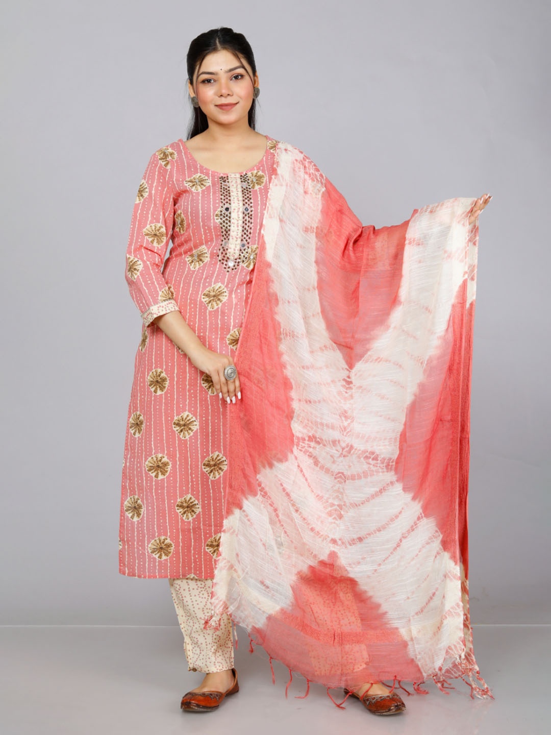 KALINI Floral Printed Mirror Work Pure Cotton Regular Kurta with Trousers & Dupatta, Peach
KALINI Floral Printed Mirror Work Pure Cotton Regular Kurta with Trousers & Dupatta, Peach