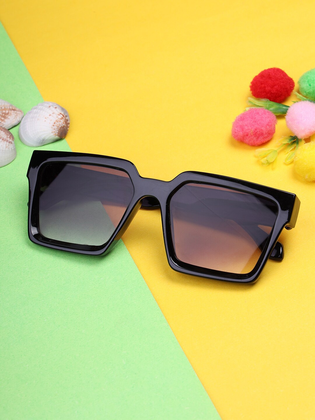 Kastner Unisex Lens & Oversized Sunglasses With Polarised and UV Protected Lens MAHARAJA, Black
Kastner Unisex Lens & Oversized Sunglasses With Polarised and UV Protected Lens MAHARAJA, Black