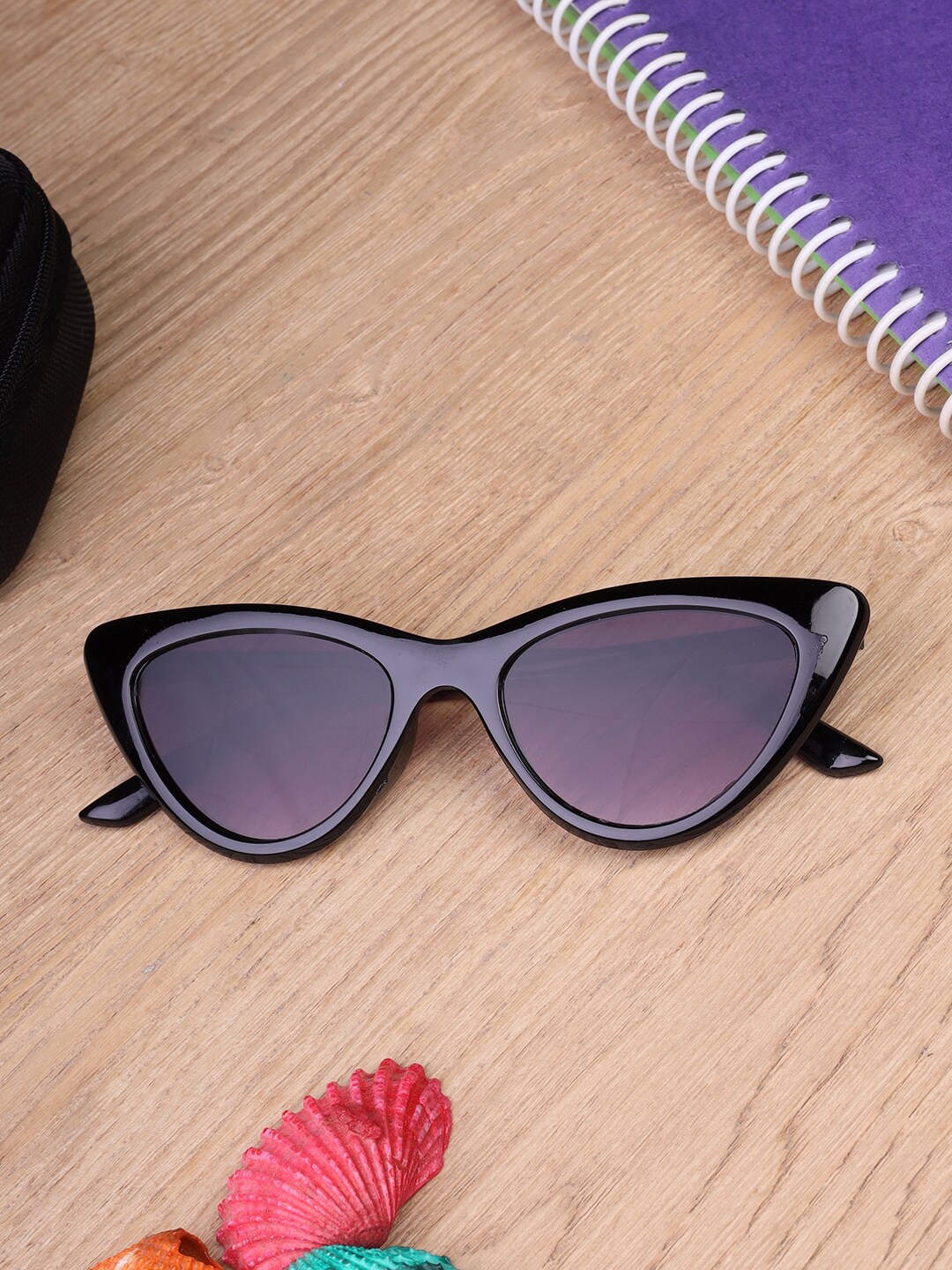 Kastner Unisex Cateye Sunglasses with Polarised and UV Protected Lens CATEYE_BLK, Purple
Kastner Unisex Cateye Sunglasses with Polarised and UV Protected Lens CATEYE_BLK, Purple