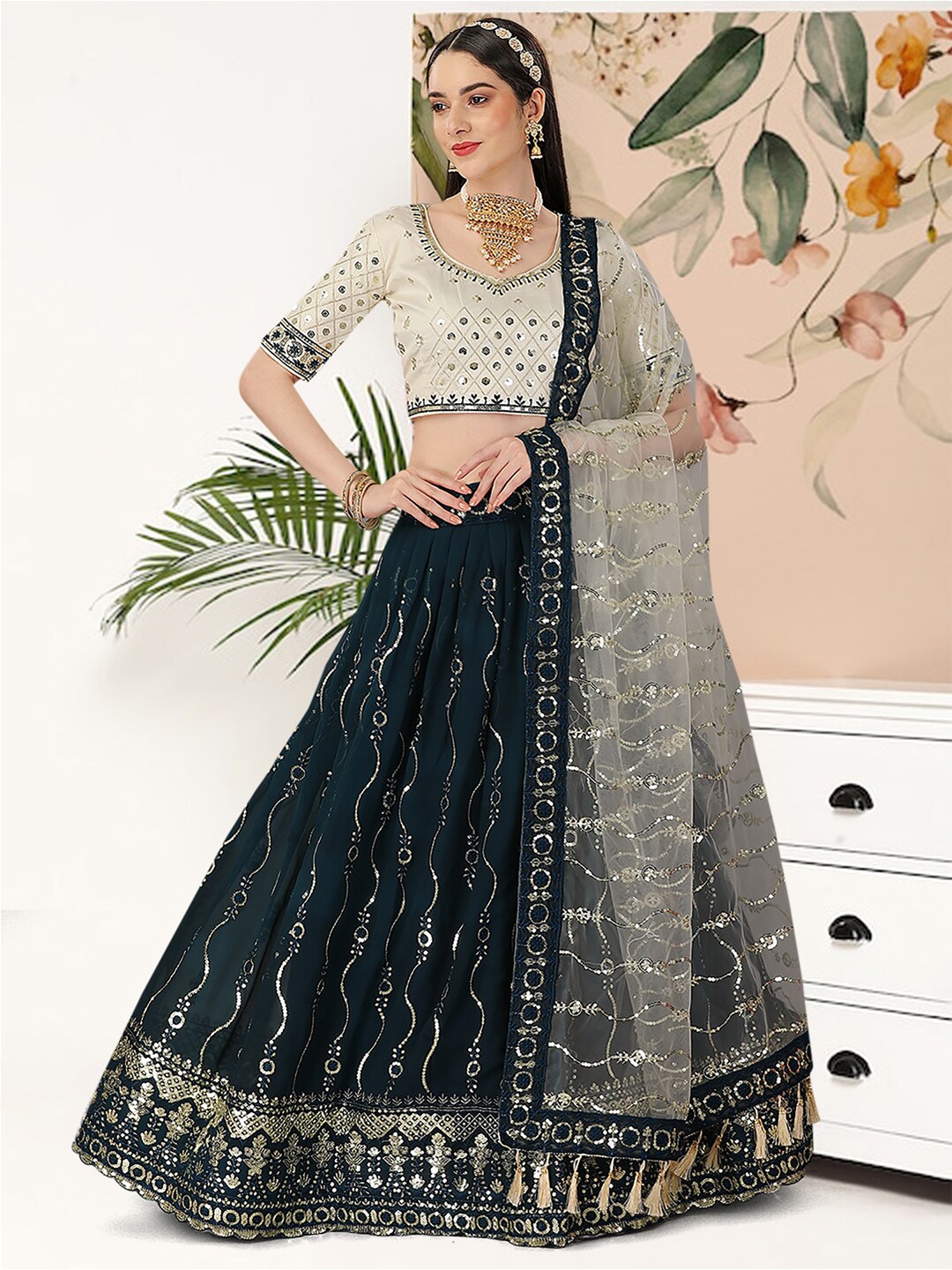 Angroop Embroidered Sequinned Semi-Stitched Lehenga & Unstitched Blouse With Dupatta, Green
Angroop Embroidered Sequinned Semi-Stitched Lehenga & Unstitched Blouse With Dupatta, Green