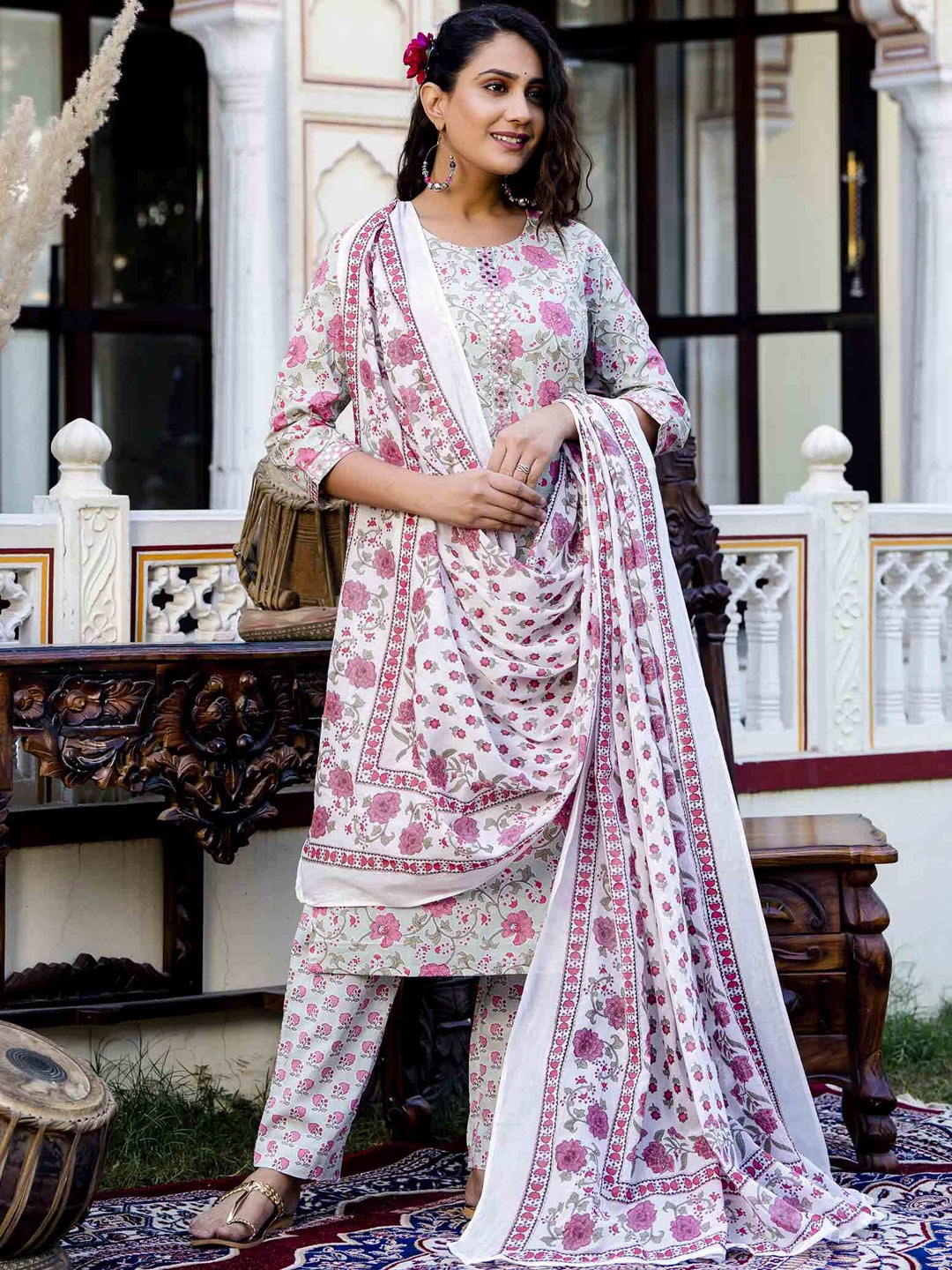 JAIPUR FASHION MODE Floral Printed Pure Cotton Kurta with Trousers & With Dupatta, Grey
JAIPUR FASHION MODE Floral Printed Pure Cotton Kurta with Trousers & With Dupatta, Grey