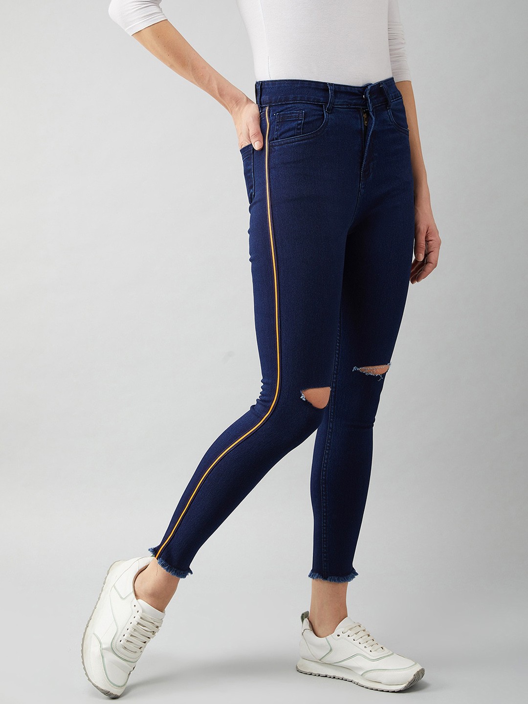 Miss Chase Women Navy Blue High-Rise Slash Knee Light Fade Skinny Fit Stretchable Jeans
Miss Chase Women Navy Blue High-Rise Slash Knee Light Fade Skinny Fit Stretchable Jeans