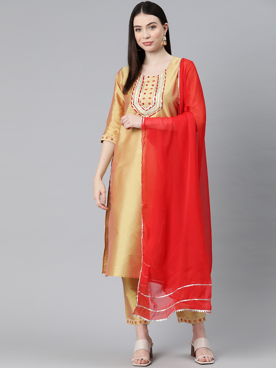 V TRADITION Women Yoke Design Regular Gotta Patti Kurta with Trousers & With Dupatta, Beige
V TRADITION Women Yoke Design Regular Gotta Patti Kurta with Trousers & With Dupatta, Beige
