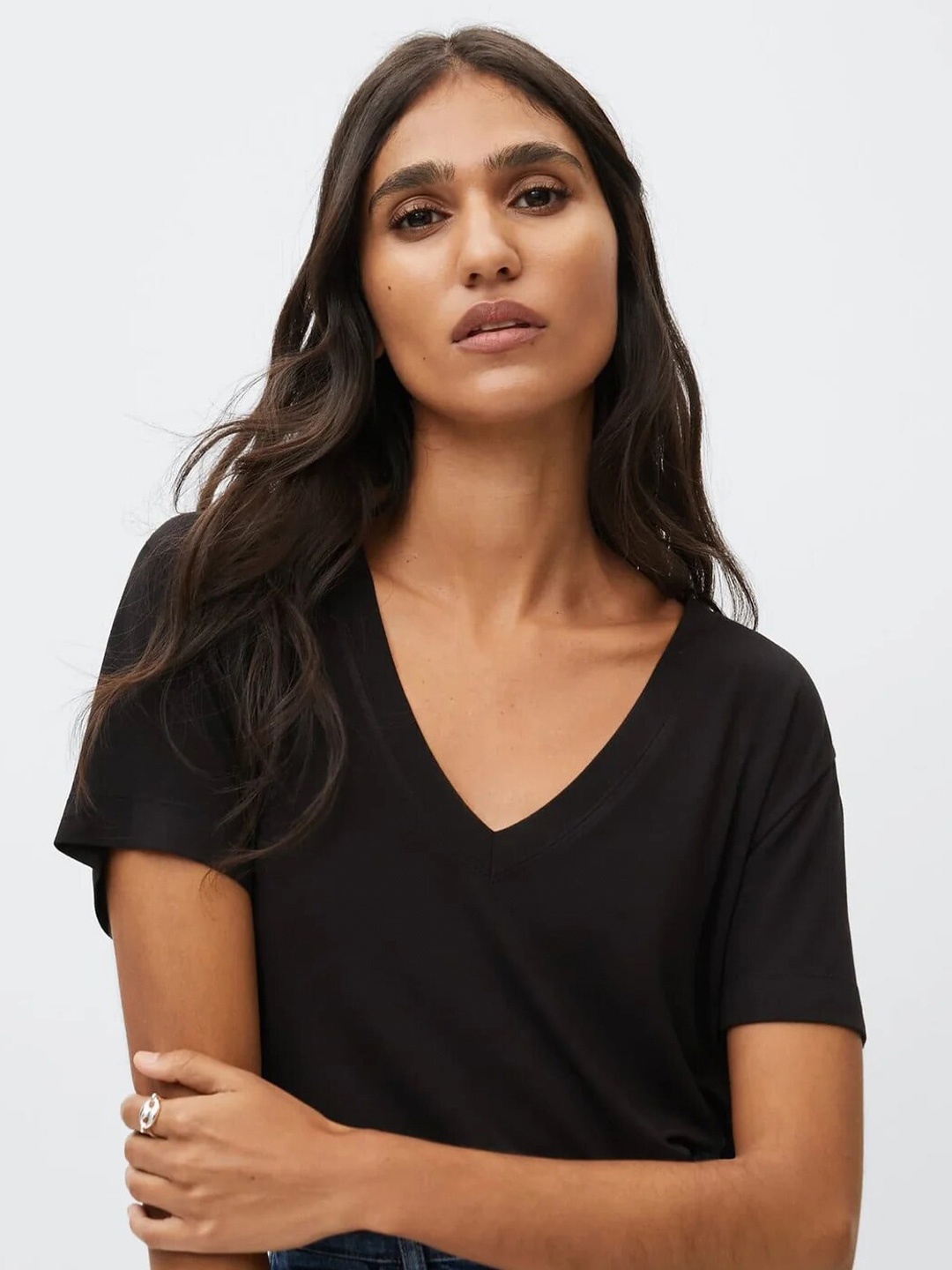 COLOR CAPITAL V-Neck Short Sleeve T-Shirt, Black