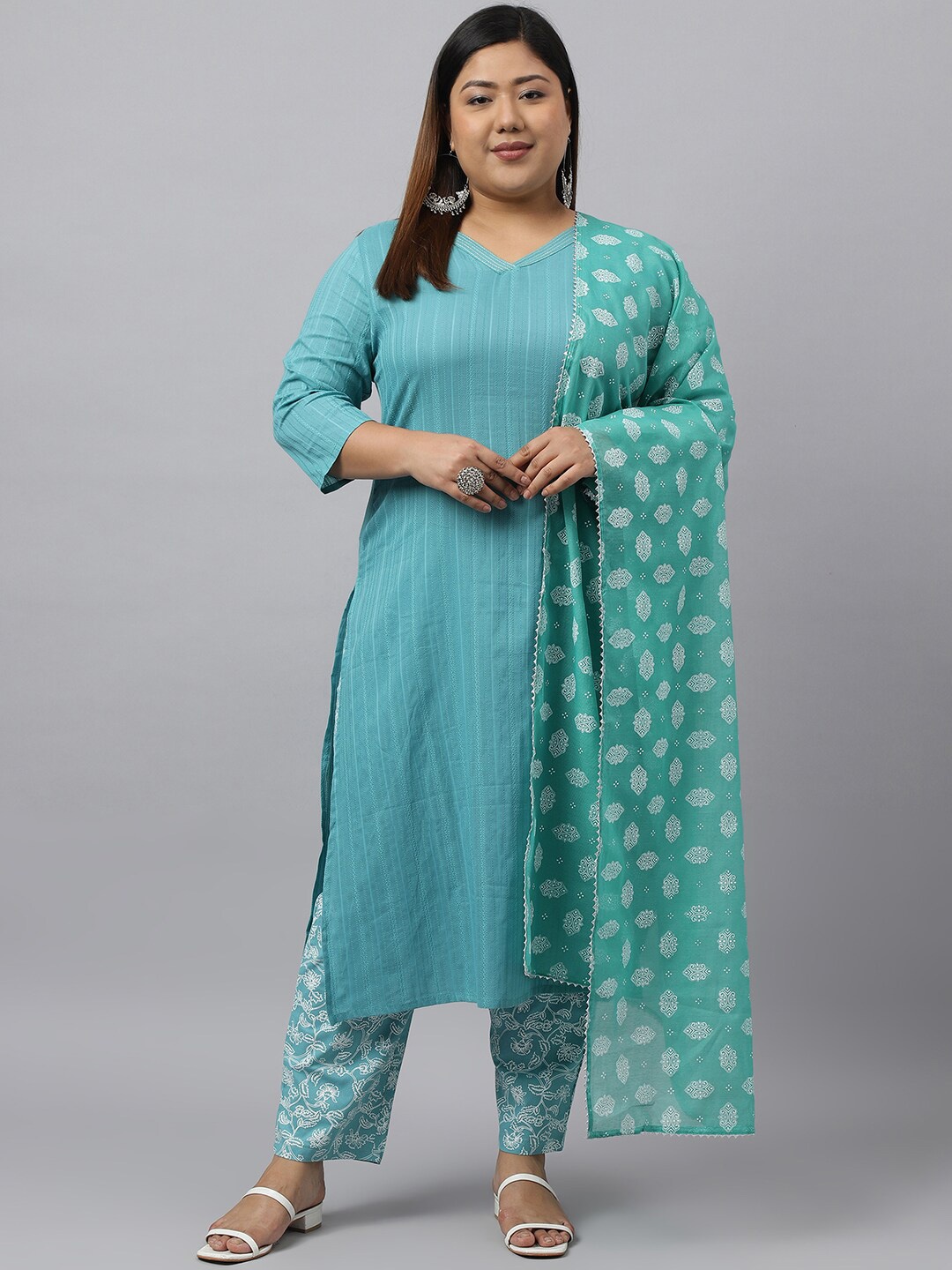 XL LOVE by Janasya Plus Size Printed Pure Cotton Regular Kurta with Trousers & Dupatta, Turquoise blue
XL LOVE by Janasya Plus Size Printed Pure Cotton Regular Kurta with Trousers & Dupatta, Turquoise blue