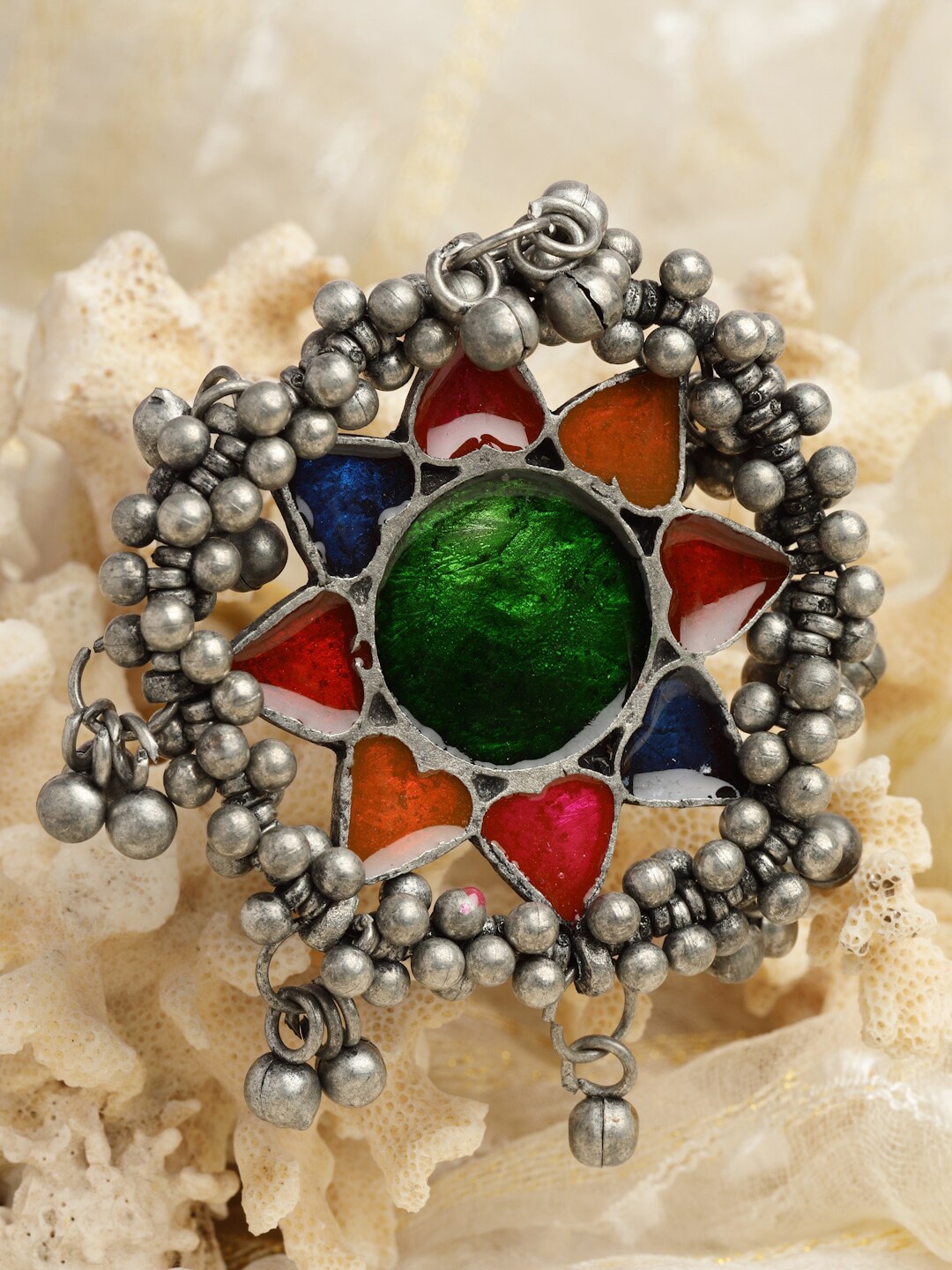 Moedbuille Silver-Plated Ghungroo-Studded Antique Tribal Design Oxidised Finger Ring
Moedbuille Silver-Plated Ghungroo-Studded Antique Tribal Design Oxidised Finger Ring
