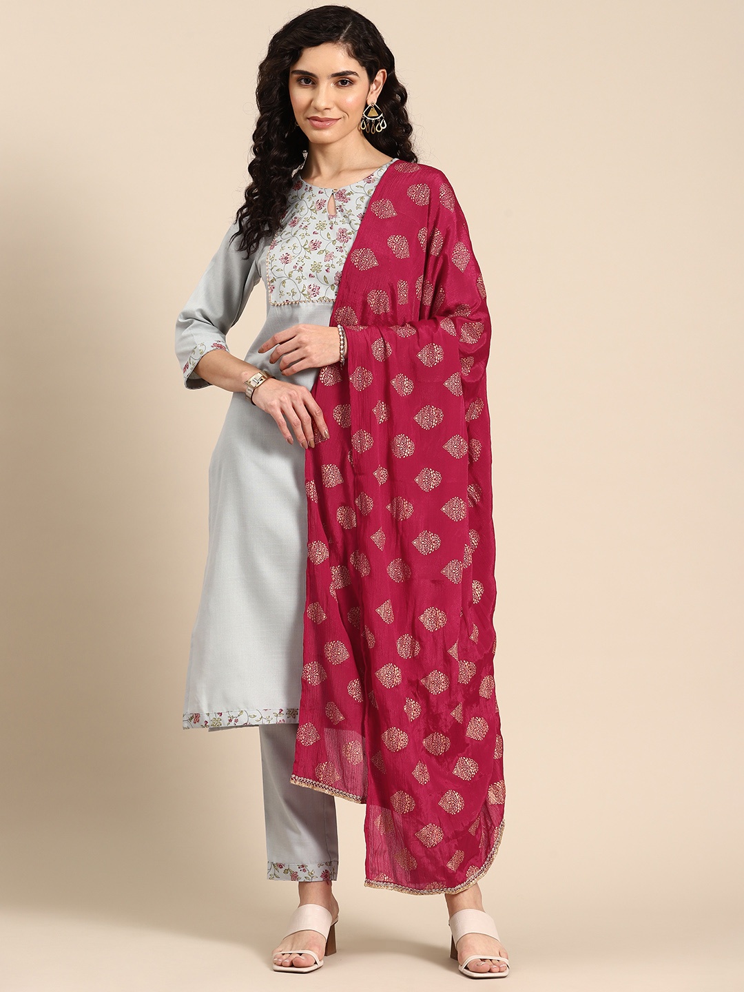 Anouk Women Floral Yoke Design Regular Gotta Patti Kurta with Trousers & With Dupatta, Blue
Anouk Women Floral Yoke Design Regular Gotta Patti Kurta with Trousers & With Dupatta, Blue