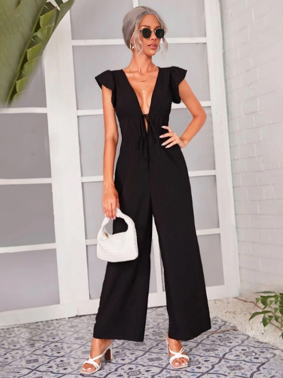 Styched V-Neck Basic Jumpsuit, Black