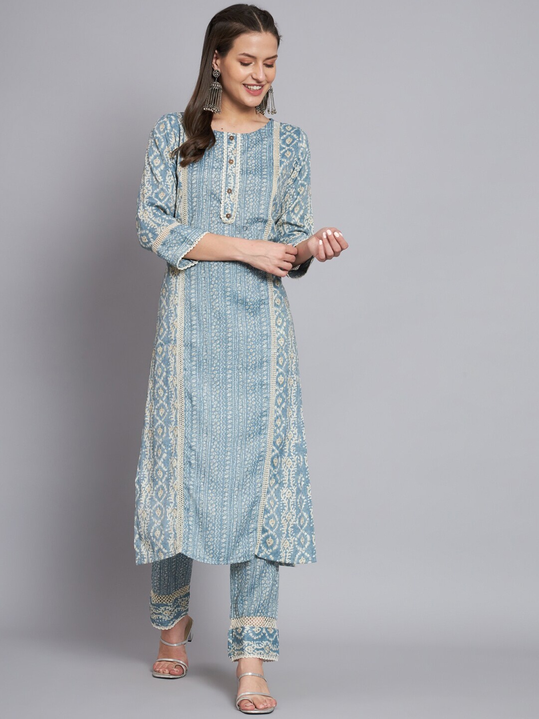 MESMORA FASHION Ethnic Motifs Printed Panelled Pure Cotton Kurta with Trousers, Blue
MESMORA FASHION Ethnic Motifs Printed Panelled Pure Cotton Kurta with Trousers, Blue