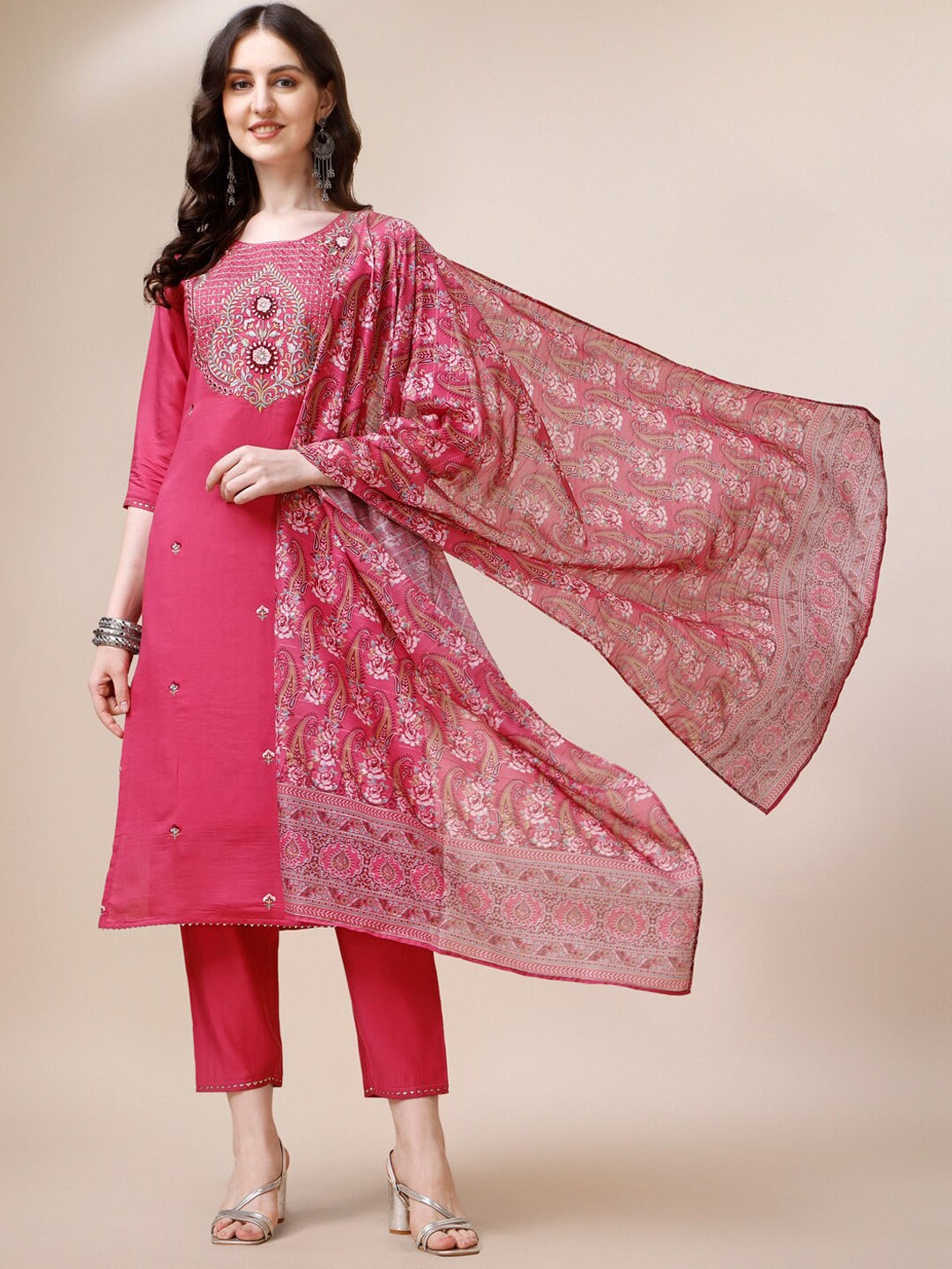 Berrylicious Ethnic Motifs Embroidered Sequined Straight Kurta & Trousers With Dupatta, Pink
Berrylicious Ethnic Motifs Embroidered Sequined Straight Kurta & Trousers With Dupatta, Pink
