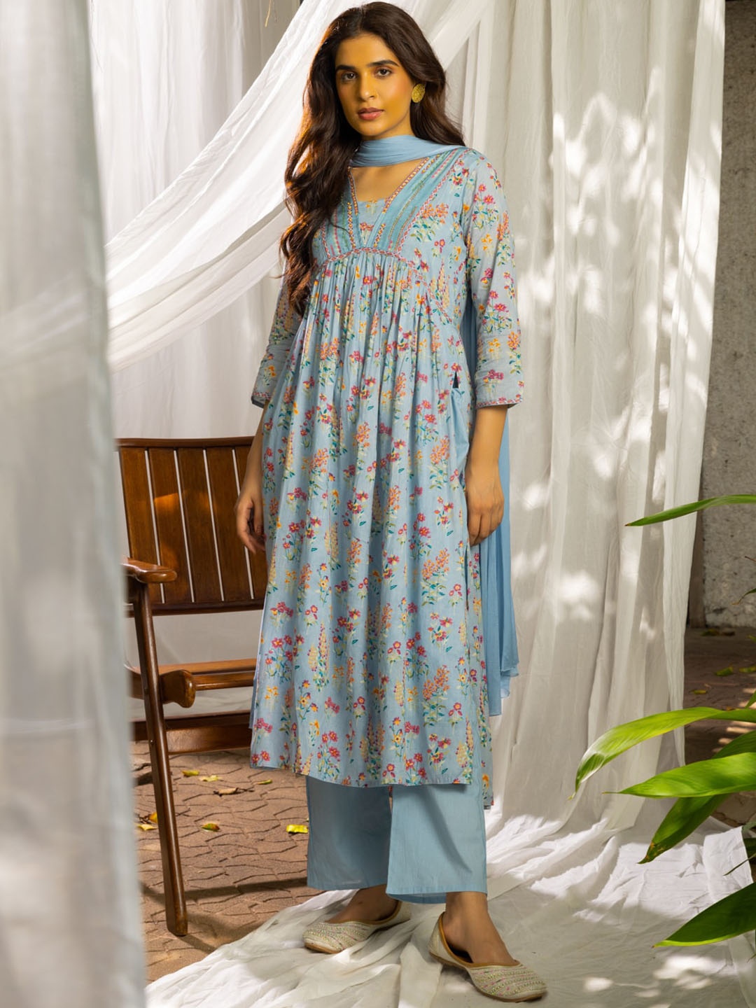Ishin Floral Printed V-Neck Pure Cotton A-Line Kurta With Palazzos & With Dupatta, Blue
Ishin Floral Printed V-Neck Pure Cotton A-Line Kurta With Palazzos & With Dupatta, Blue