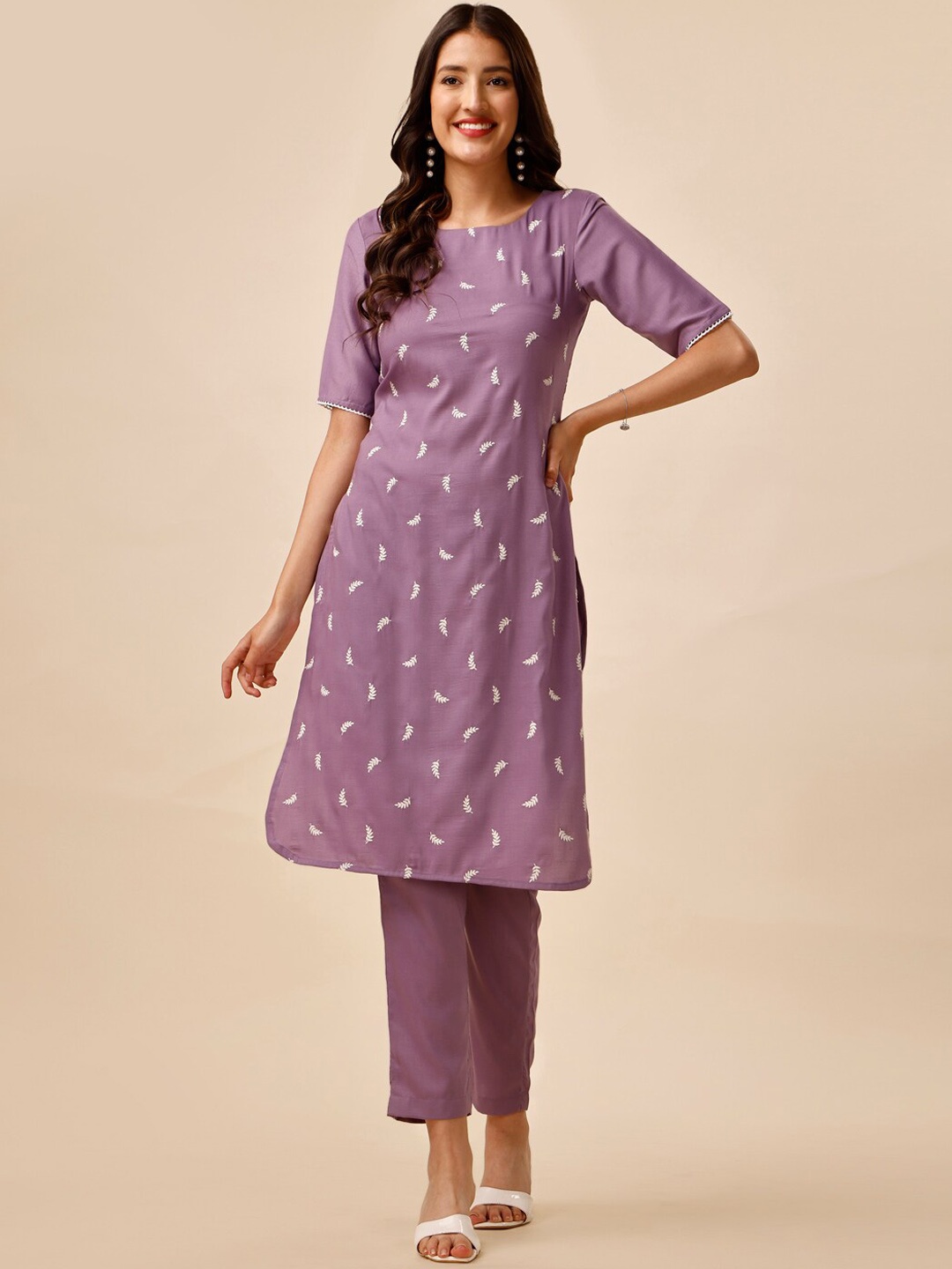 MASSTANI BY INDDUS Floral Embroidered Round Neck Thread Work Kurta With Trousers, Lavender
MASSTANI BY INDDUS Floral Embroidered Round Neck Thread Work Kurta With Trousers, Lavender