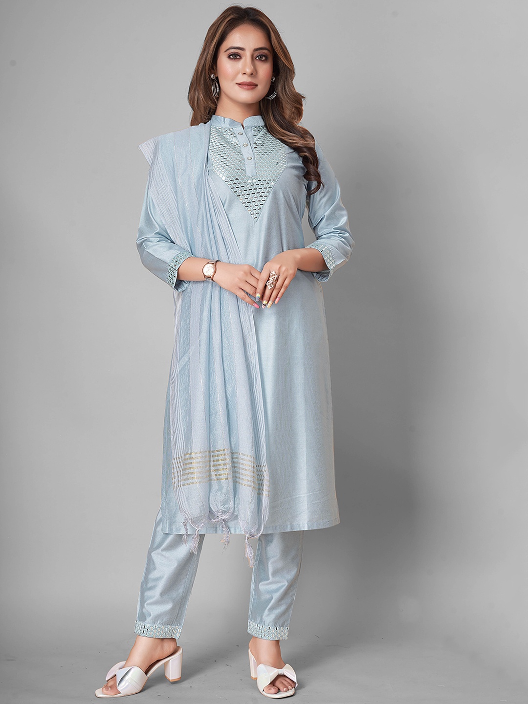 PRASTHAN Ethnic Motifs Yoke Design Mirror Work Kurta with Pyjamas & Dupatta, Turquoise blue
PRASTHAN Ethnic Motifs Yoke Design Mirror Work Kurta with Pyjamas & Dupatta, Turquoise blue
