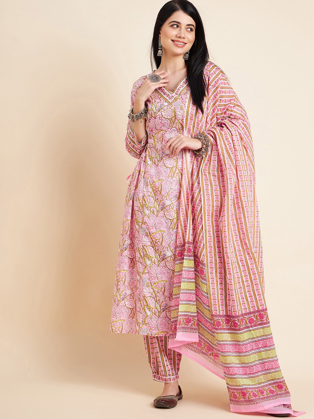 Sangria Women Ethnic Motifs Printed Sequinned Pure Cotton Kurta with Trousers & Dupatta, Purple
Sangria Women Ethnic Motifs Printed Sequinned Pure Cotton Kurta with Trousers & Dupatta, Purple