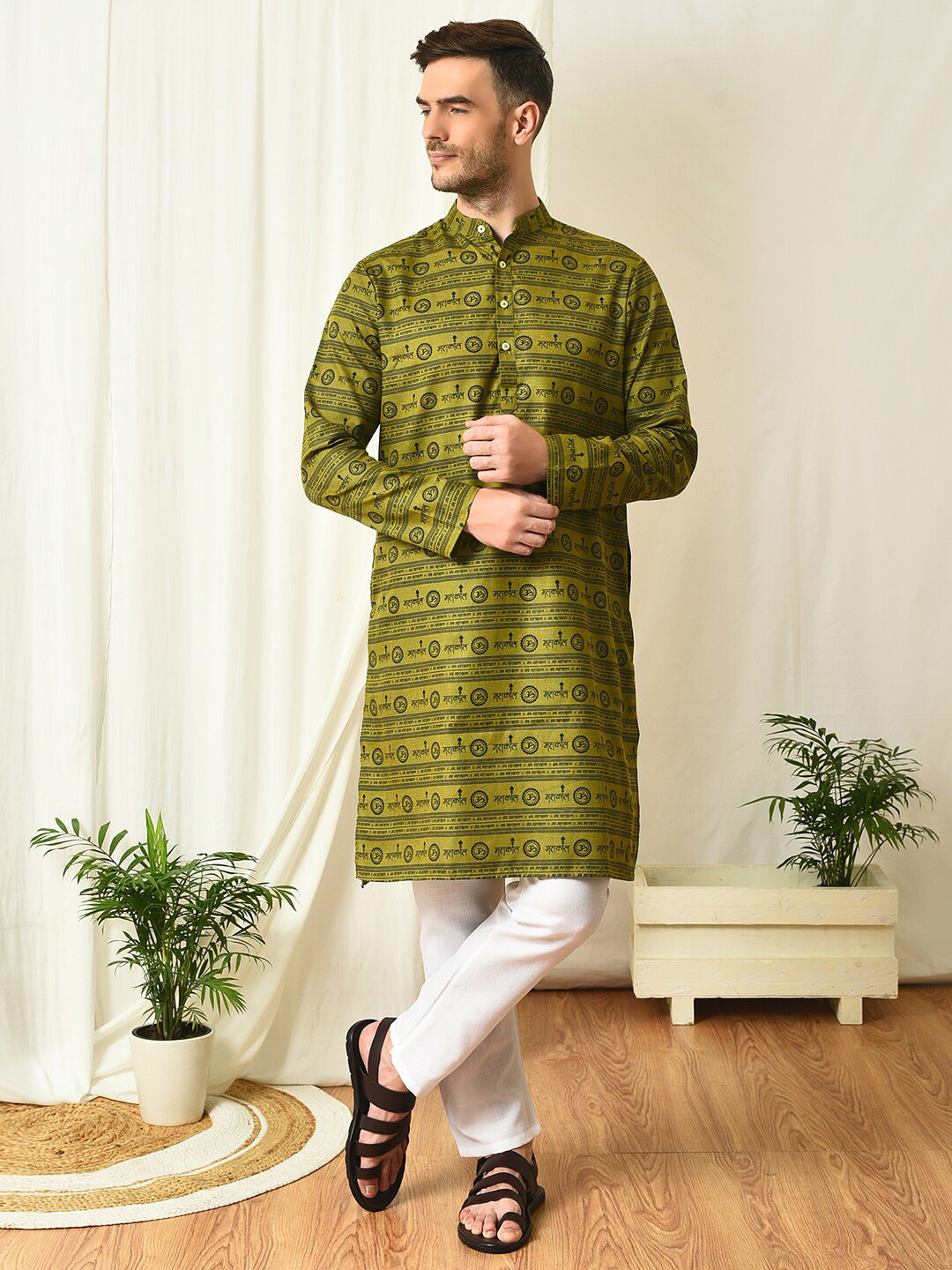 Hangup Typography Printed Kurta With Pyjamas, Olive
Hangup Typography Printed Kurta With Pyjamas, Olive