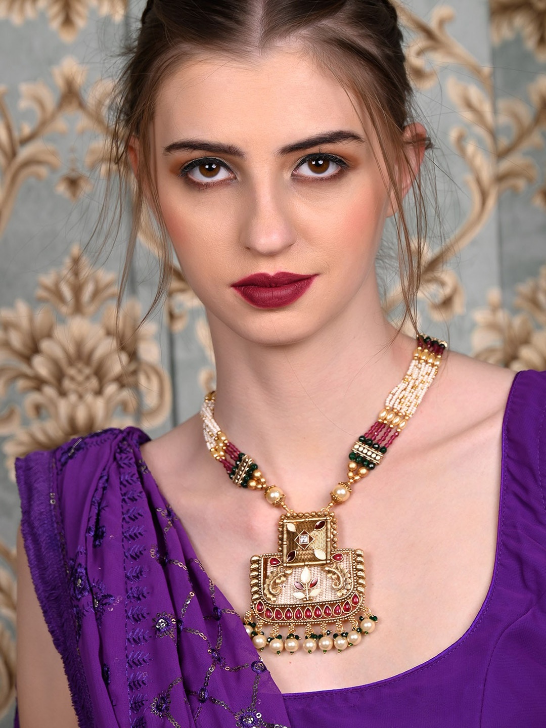 ODETTE Gold-Plated Stone Studded & Beaded Imitation Gold Alloy Necklace Jewellery Set, White
ODETTE Gold-Plated Stone Studded & Beaded Imitation Gold Alloy Necklace Jewellery Set, White