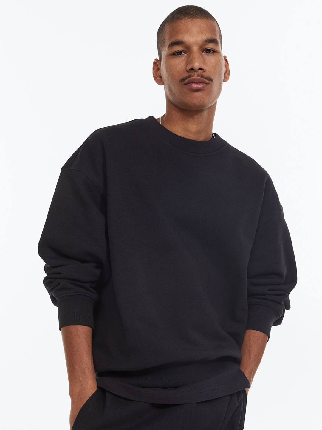 COLOR CAPITAL Round Neck Fleece Sweatshirt, Black