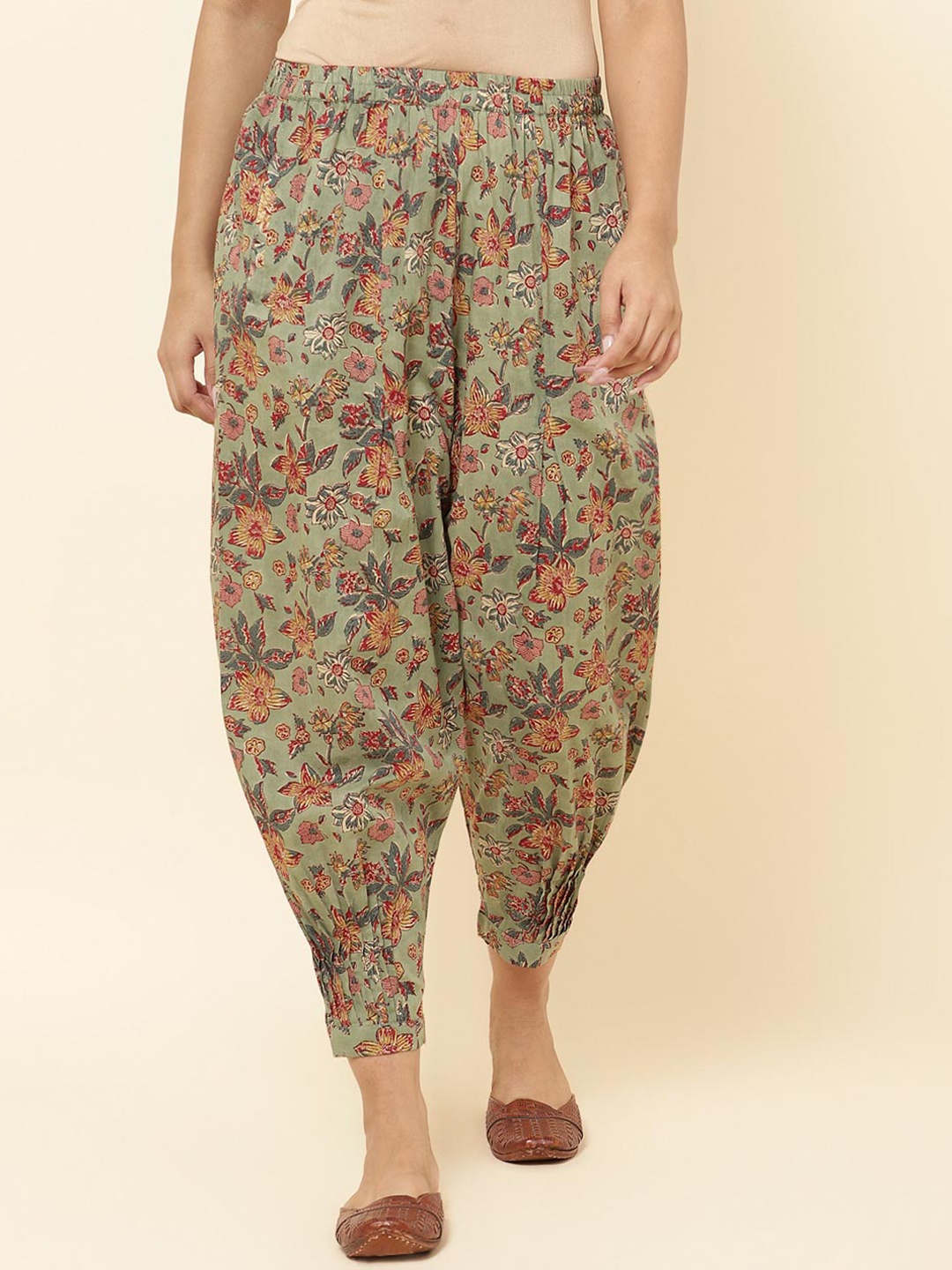 Fabindia Women Floral Printed Cotton Straight-Fit Salwar With Gathers And Pleats, Green
Fabindia Women Floral Printed Cotton Straight-Fit Salwar With Gathers And Pleats, Green