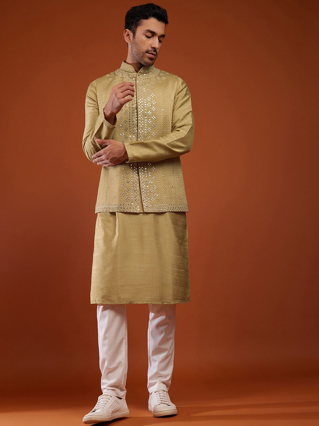 KALKI Fashion Ethnic Motifs Embroidered Mirror Work Kurta With Trousers & Nehru Jacket, Beige
KALKI Fashion Ethnic Motifs Embroidered Mirror Work Kurta With Trousers & Nehru Jacket, Beige