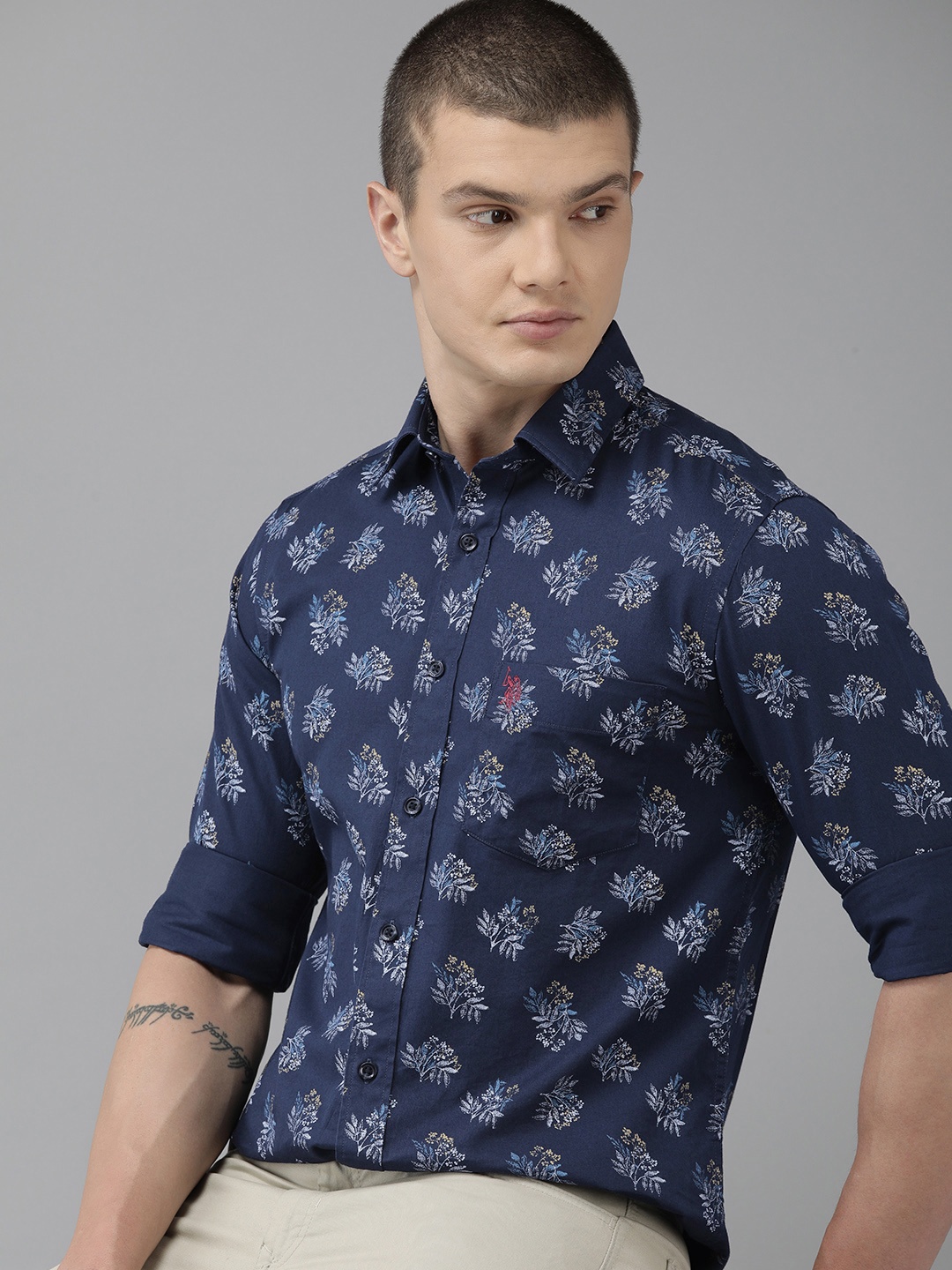 U S Polo Assn Tailored Fit Floral Printed Pure Cotton Casual Shirt, Navy blue
U S Polo Assn Tailored Fit Floral Printed Pure Cotton Casual Shirt, Navy blue