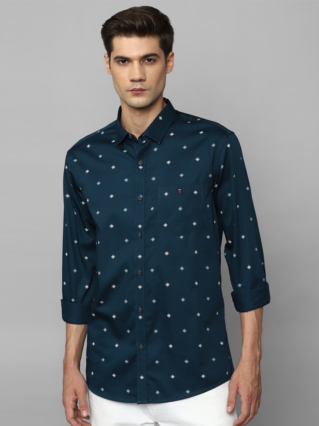 Louis Philippe Jeans Slim Fit Micro Ditsy Printed Pure Cotton Casual Shirt, Navy blue
Louis Philippe Jeans Slim Fit Micro Ditsy Printed Pure Cotton Casual Shirt, Navy blue
