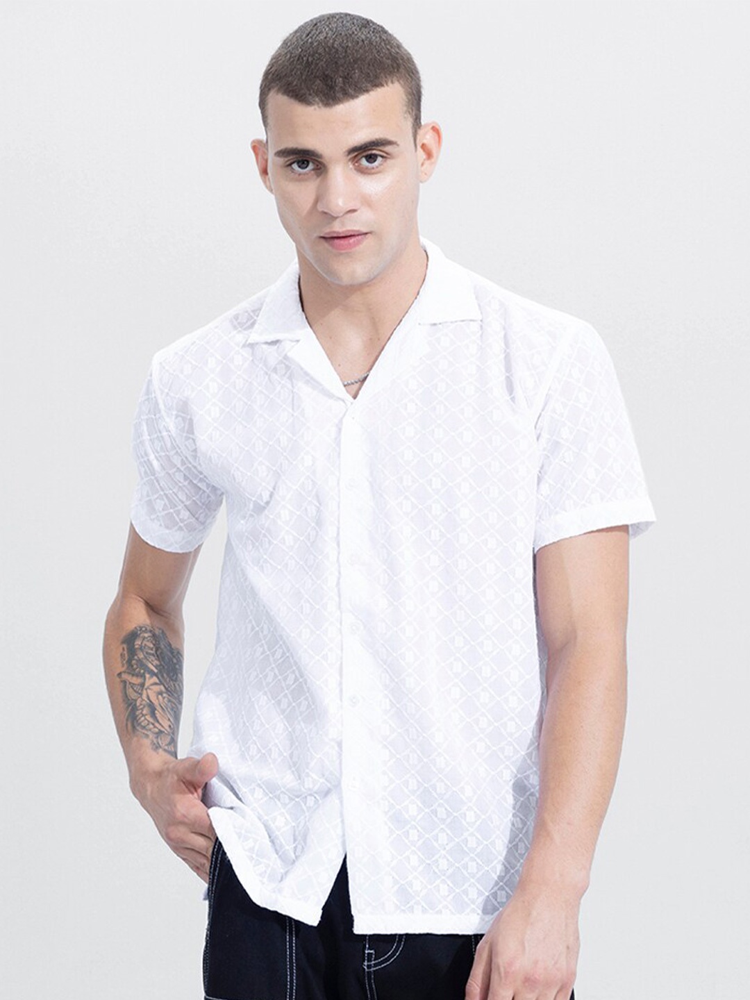 Snitch White Classic Self Design Textured Cuban Collar Regular Fit Cotton Casual Shirt
Snitch White Classic Self Design Textured Cuban Collar Regular Fit Cotton Casual Shirt