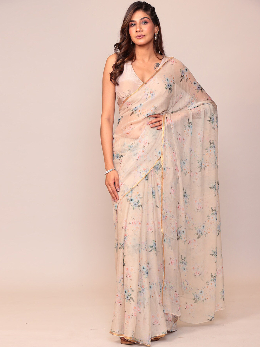 ZARI Floral Printed Chiffon Saree, Cream
ZARI Floral Printed Chiffon Saree, Cream