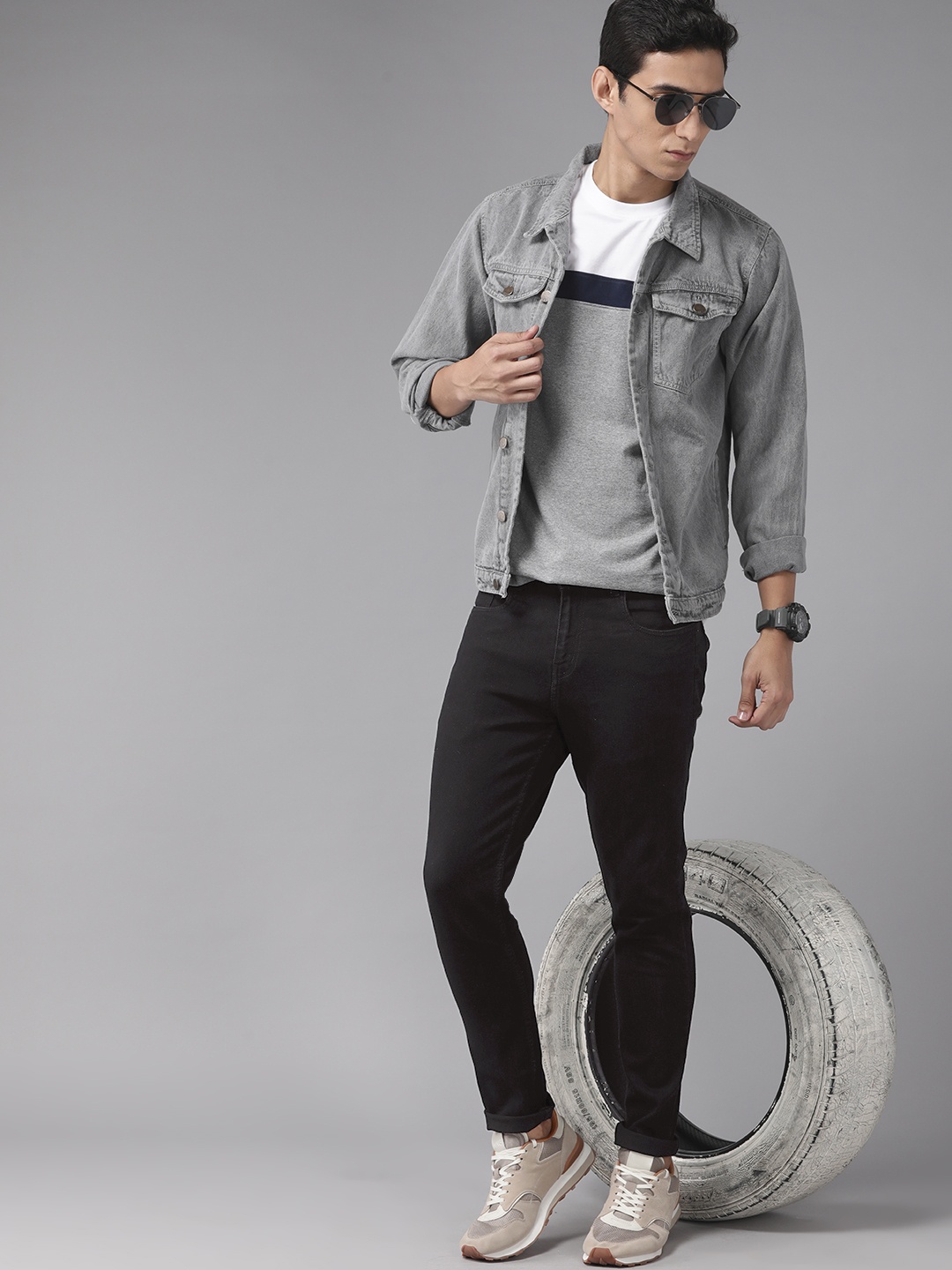 The Roadster Lifestyle Co. Men Mid-Rise Tapered Fit Stretchable Jeans, Black
The Roadster Lifestyle Co. Men Mid-Rise Tapered Fit Stretchable Jeans, Black