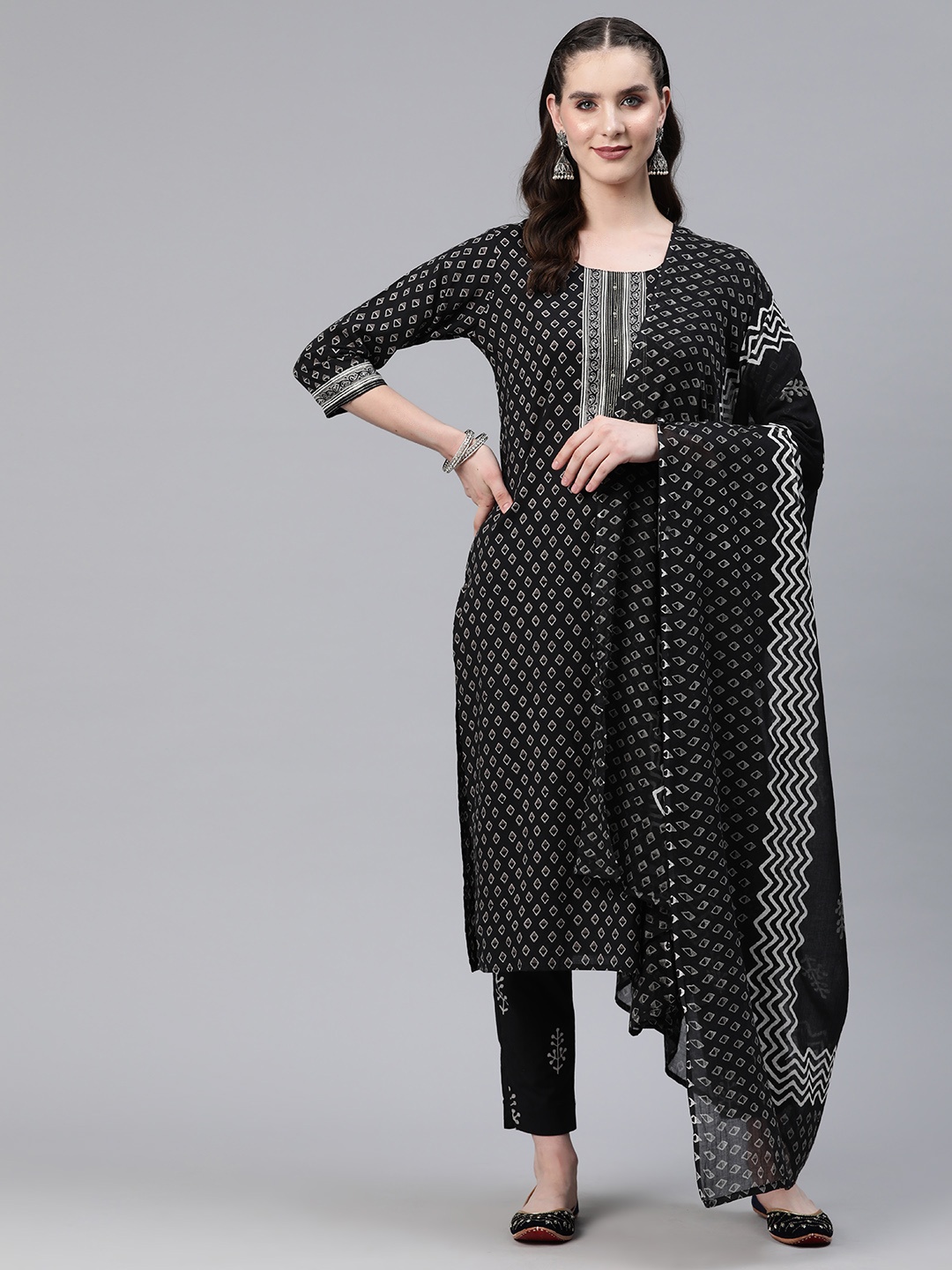 Readiprint Fashions Printed Sequinned Pure Cotton Kurta with Trousers & Dupatta, Black
Readiprint Fashions Printed Sequinned Pure Cotton Kurta with Trousers & Dupatta, Black