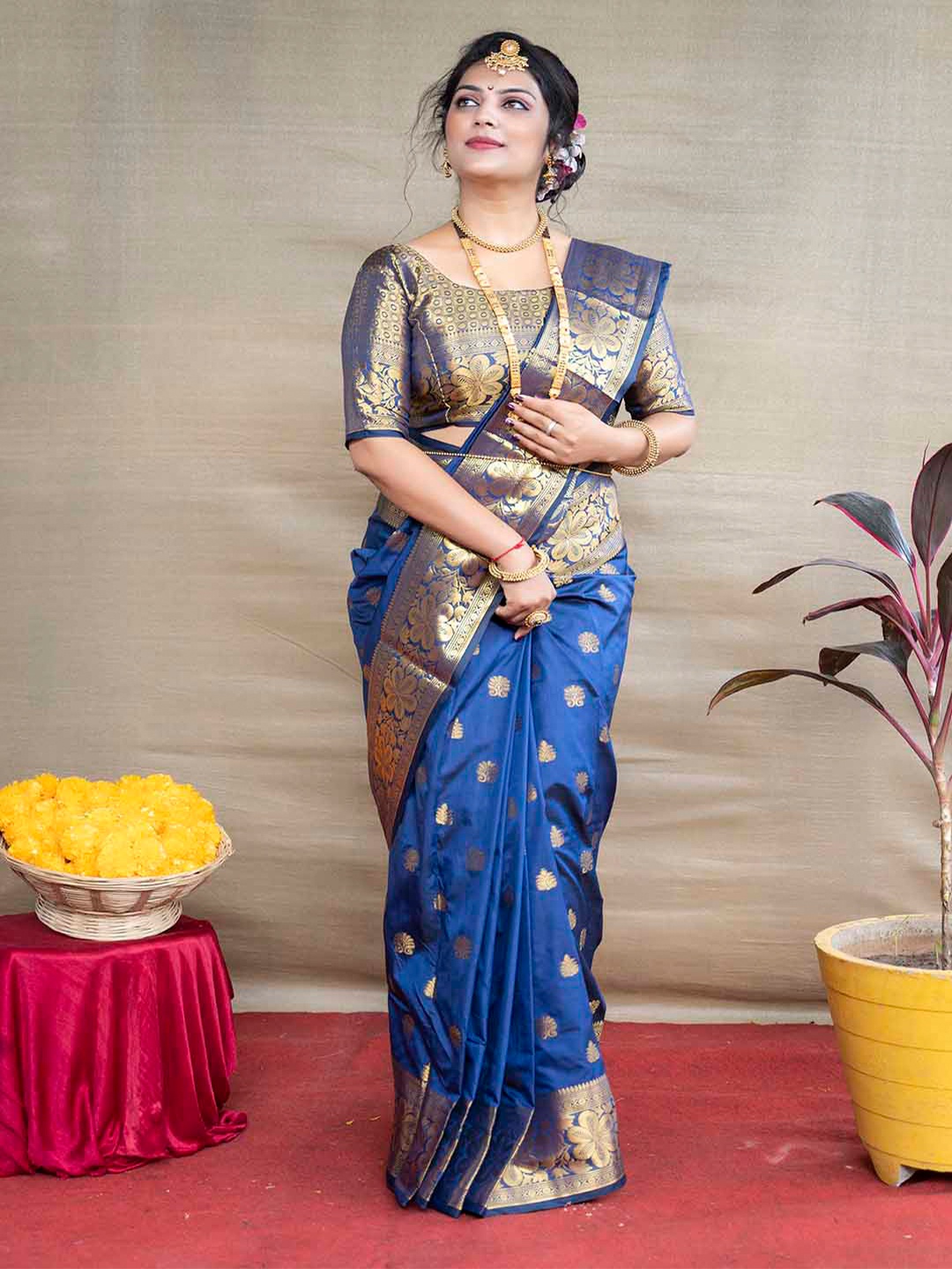 Mitera Blue & Gold-Toned Ethnic Motifs Woven Design Zari Art Silk Paithani Saree
Mitera Blue & Gold-Toned Ethnic Motifs Woven Design Zari Art Silk Paithani Saree