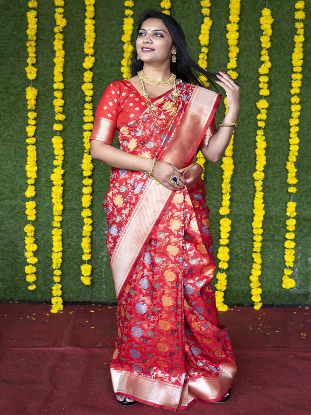 Mitera Red & Gold-Toned Ethnic Motifs Woven Design Zari Art Silk Banarasi Saree
Mitera Red & Gold-Toned Ethnic Motifs Woven Design Zari Art Silk Banarasi Saree