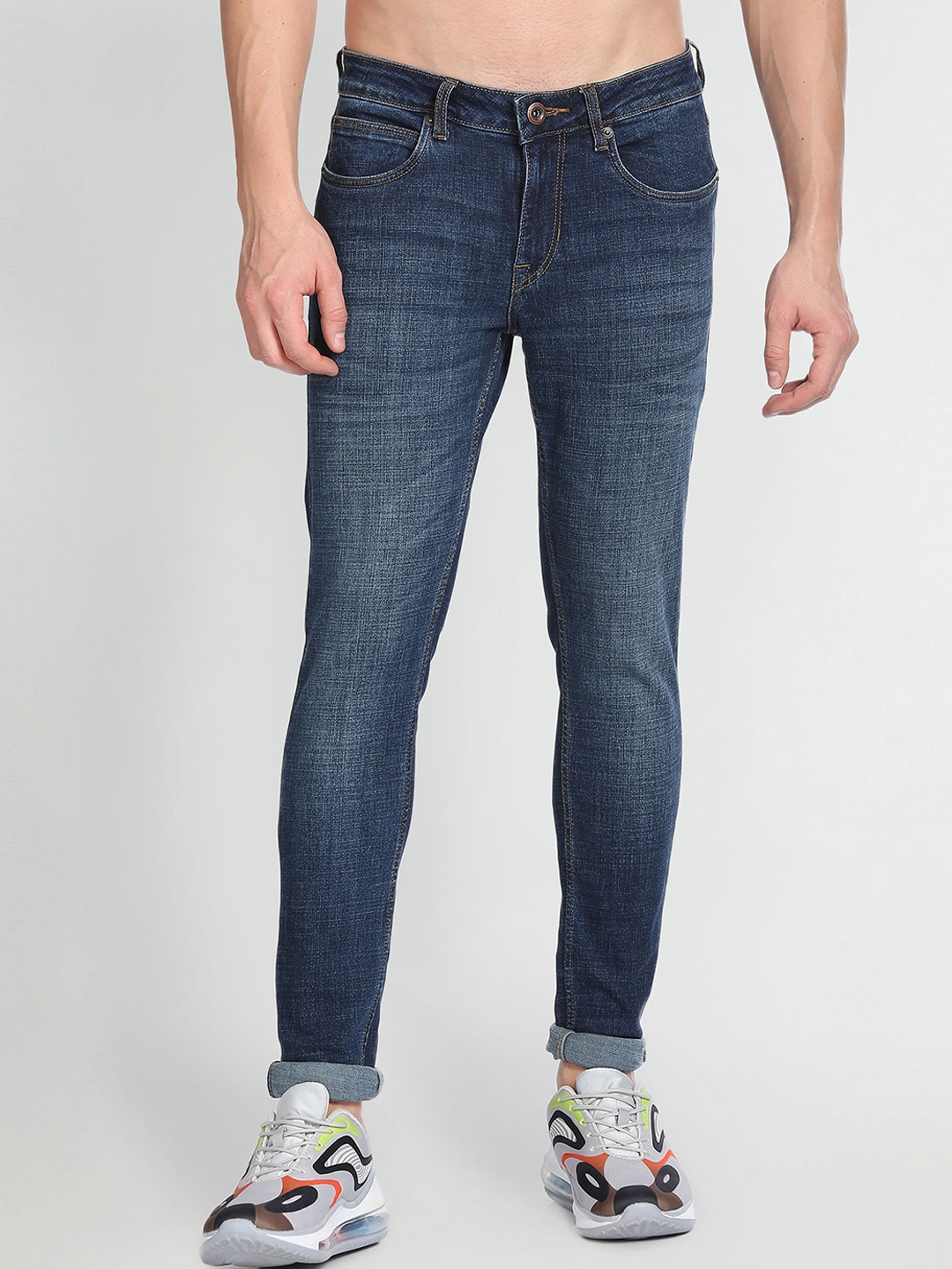 Flying Machine Men Super Skinny Fit Low-Rise Low Distress Light Fade Stretchable Jeans, Blue
Flying Machine Men Super Skinny Fit Low-Rise Low Distress Light Fade Stretchable Jeans, Blue