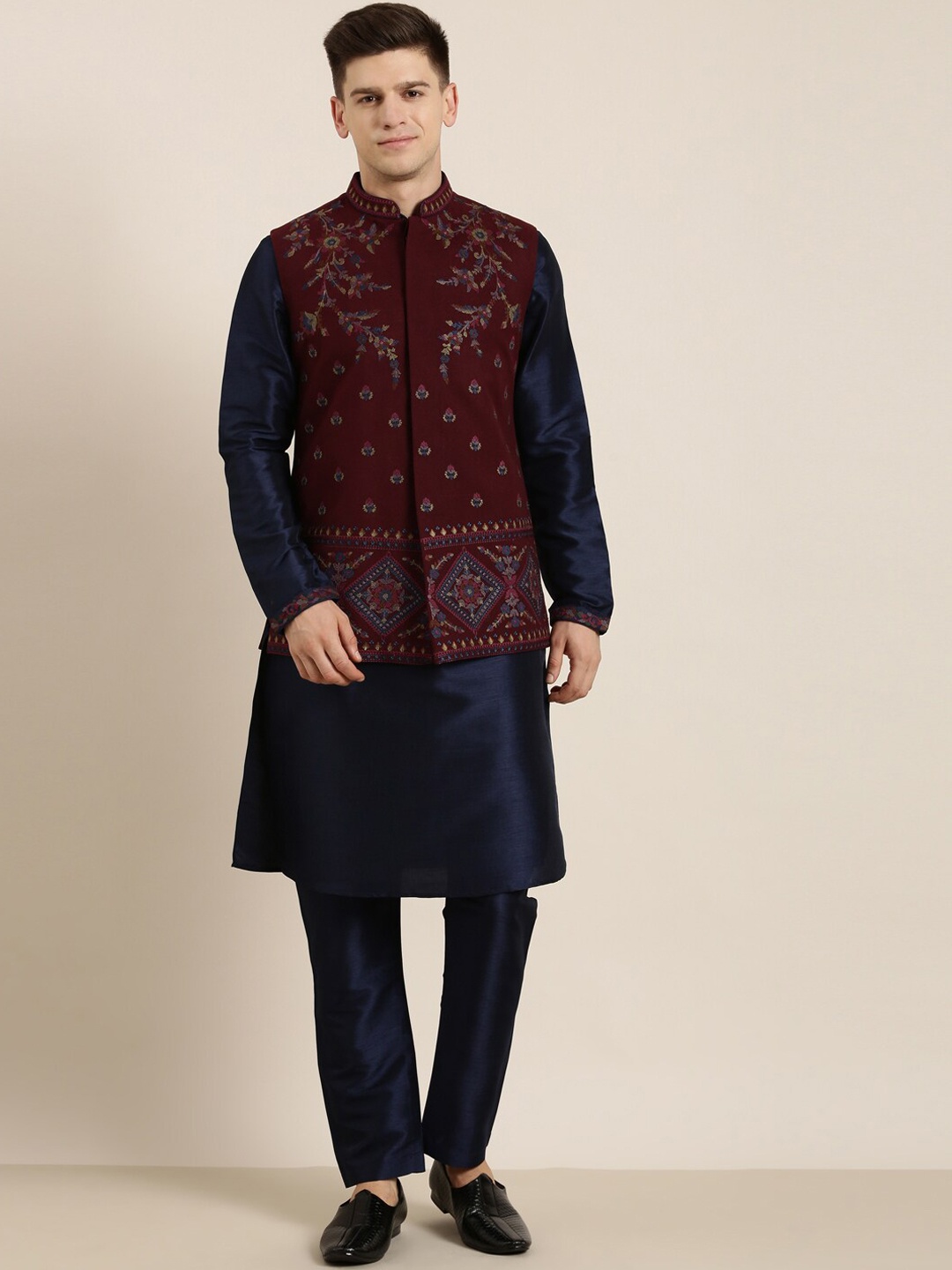 TheEthnic.Co Mandarin Collar Regular Kurta & Pyjama With Pashmina Embroidered Nehru Jacket, Blue
TheEthnic.Co Mandarin Collar Regular Kurta & Pyjama With Pashmina Embroidered Nehru Jacket, Blue