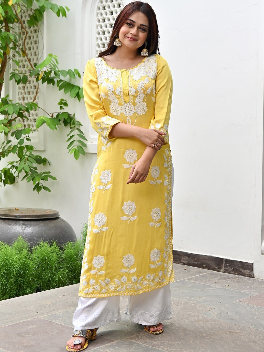 Lavanya The Label Floral Embroidered Regular Thread Work Kurta With Palazzos, Yellow
Lavanya The Label Floral Embroidered Regular Thread Work Kurta With Palazzos, Yellow