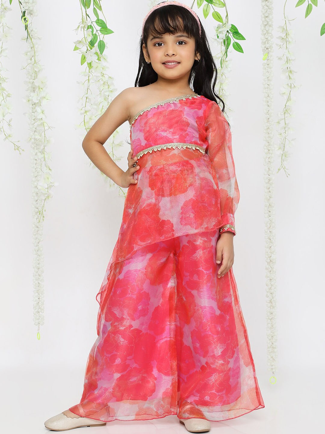 KID1 Girls Floral Printed One Shoulder Gotta Patti Empire Organza Top With Palazzos, Red
KID1 Girls Floral Printed One Shoulder Gotta Patti Empire Organza Top With Palazzos, Red