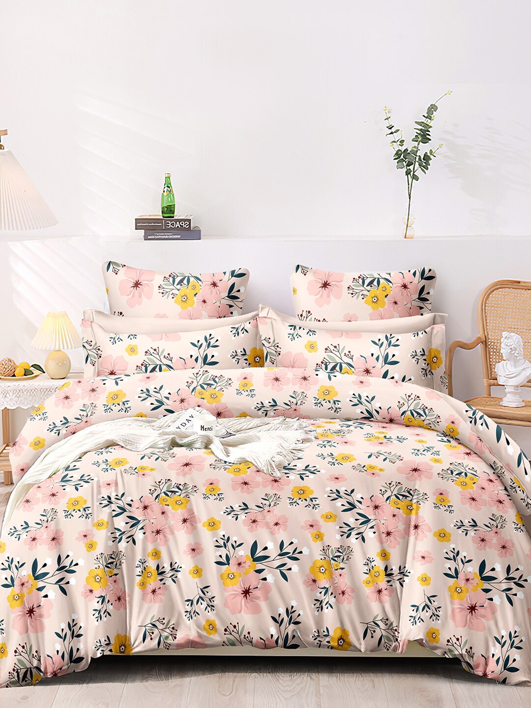 AEROHAVEN Premium Peach-Coloured Floral Cotton 300 TC King Bedsheet & 2 Pillow Covers
AEROHAVEN Premium Peach-Coloured Floral Cotton 300 TC King Bedsheet & 2 Pillow Covers