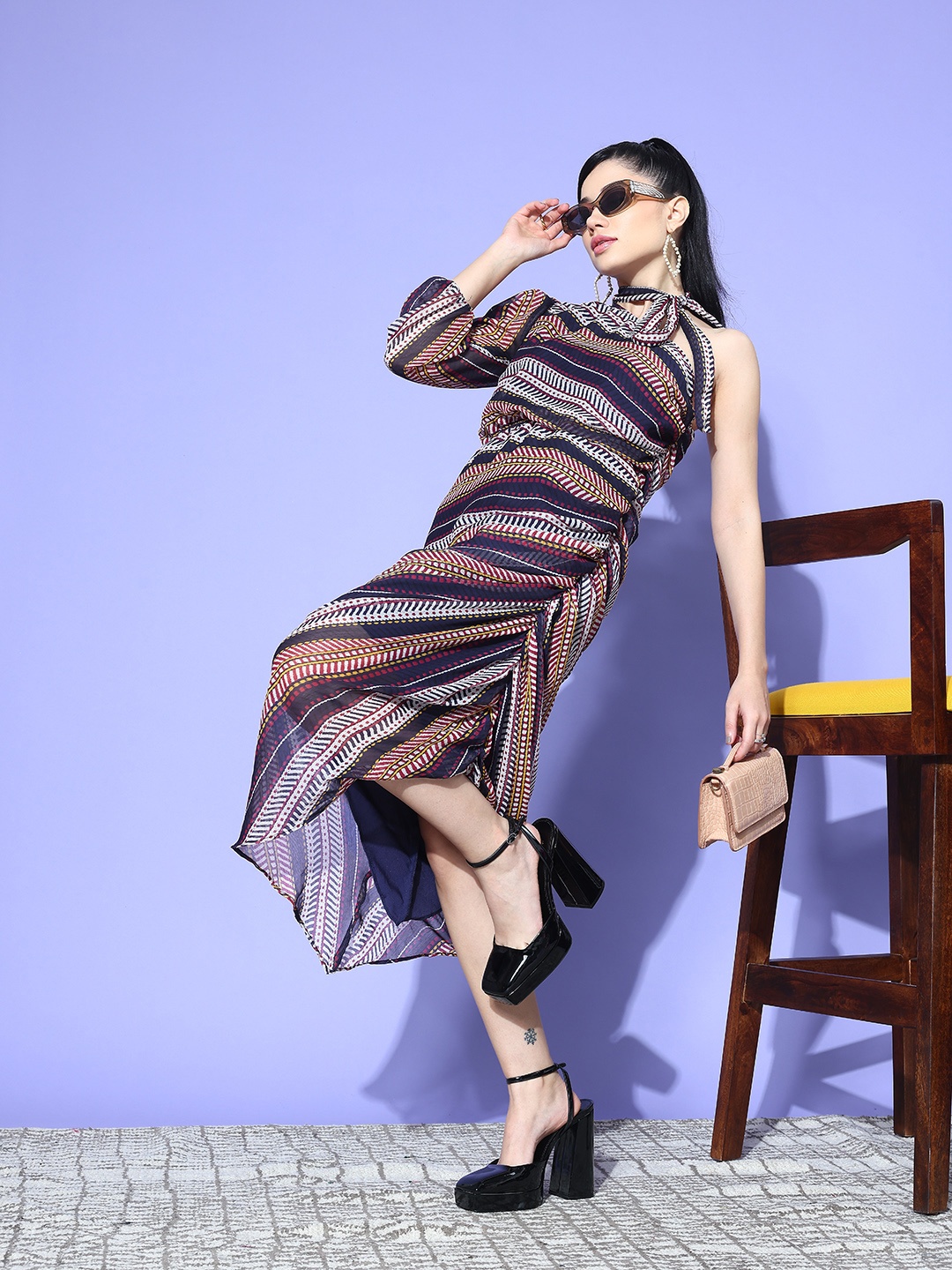 Antheaa Printed One Shoulder Puff Sleeve Chiffon A-Line Midi Dress, Navy blue
Antheaa Printed One Shoulder Puff Sleeve Chiffon A-Line Midi Dress, Navy blue