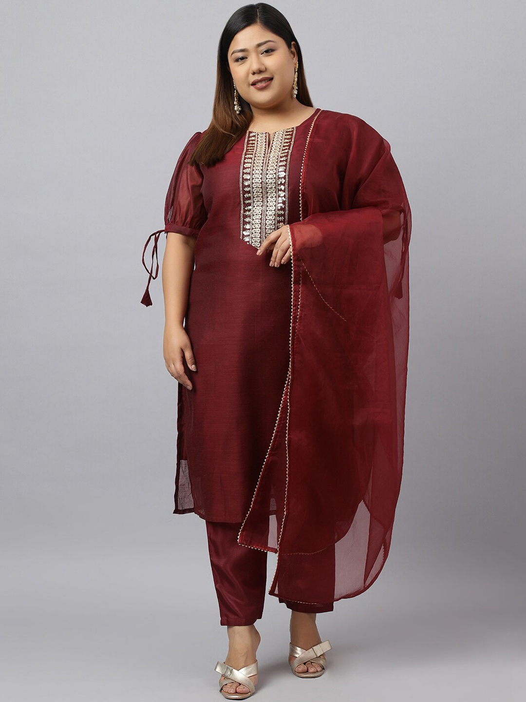 KALINI Ethnic Motifs Embroidered Regular Thread Work Kurta With Trousers & Dupatta, Maroon
KALINI Ethnic Motifs Embroidered Regular Thread Work Kurta With Trousers & Dupatta, Maroon