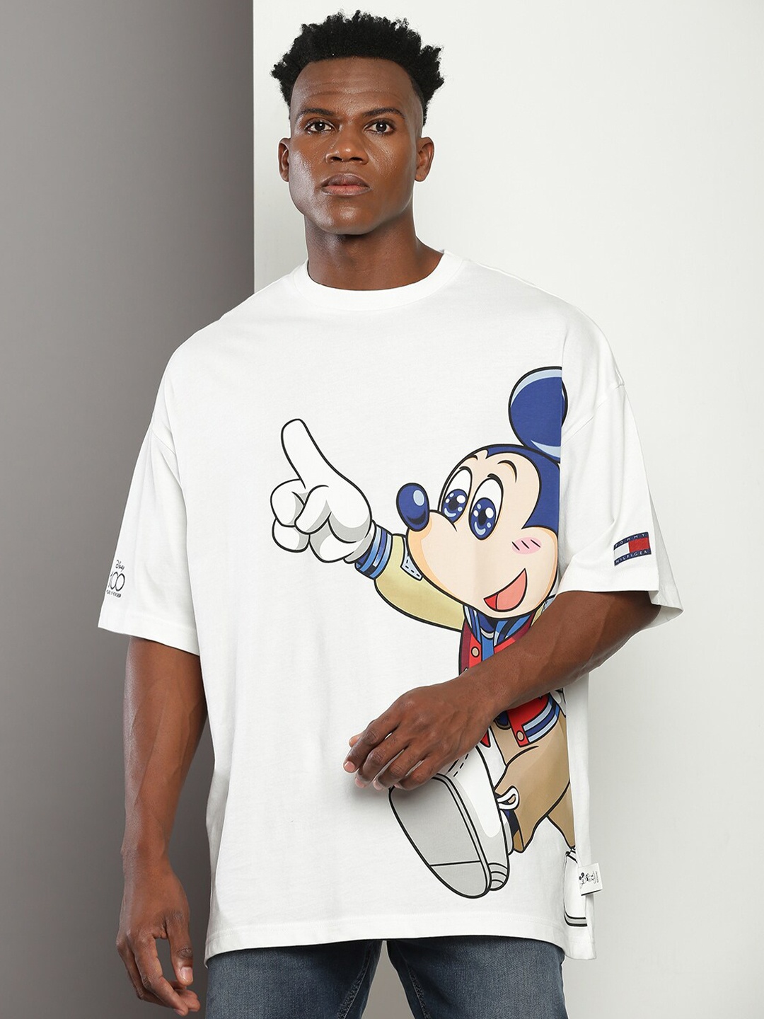 Tommy Hilfiger Micky Mouse Printed Drop-Shoulder Sleeves Cotton Relaxed Fit T-shirt, White
Tommy Hilfiger Micky Mouse Printed Drop-Shoulder Sleeves Cotton Relaxed Fit T-shirt, White