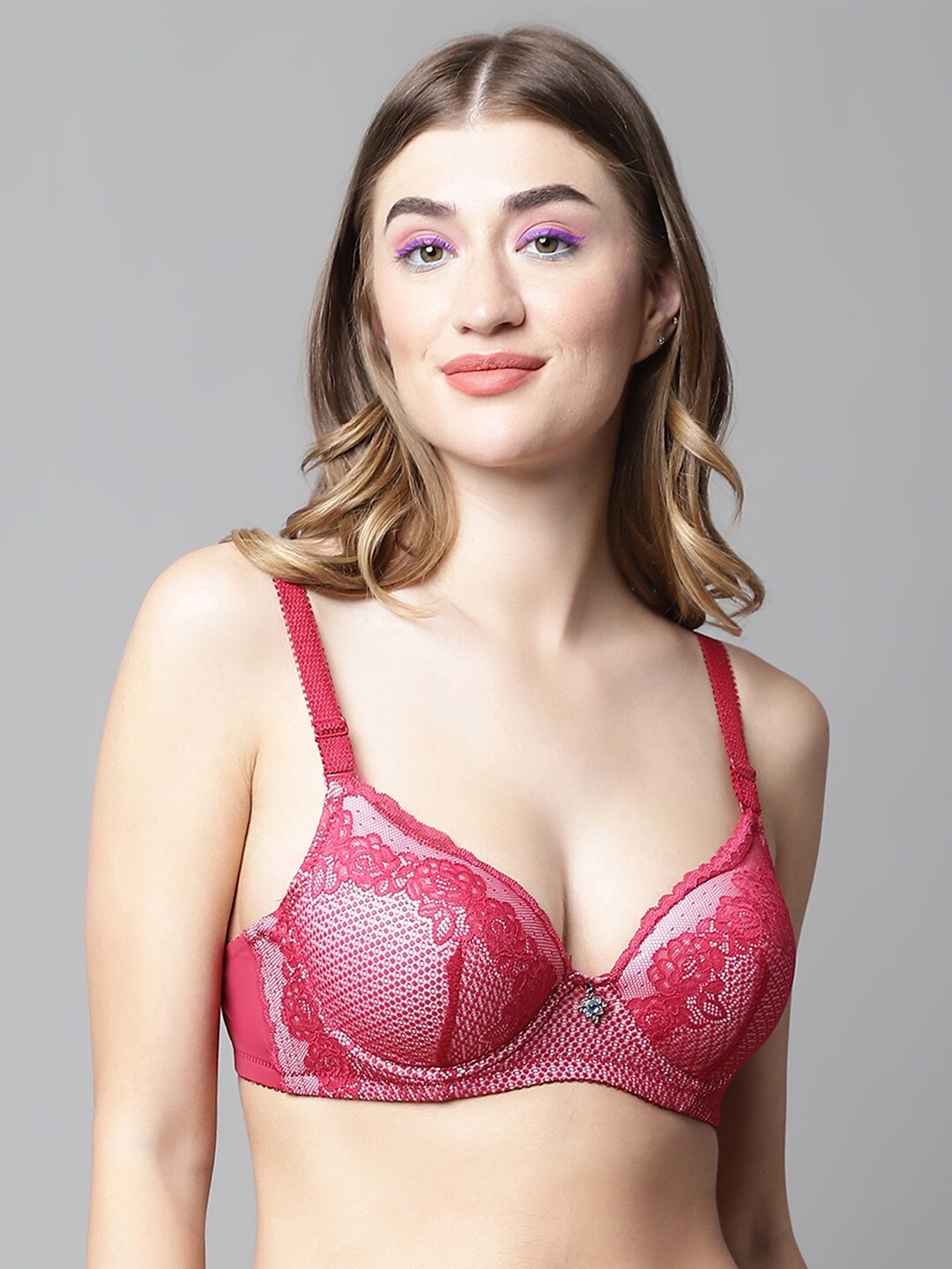 PrettyCat Floral Medium Coverage Lightly Padded Lace T-shirt All Day Comfort Bra, Red
PrettyCat Floral Medium Coverage Lightly Padded Lace T-shirt All Day Comfort Bra, Red