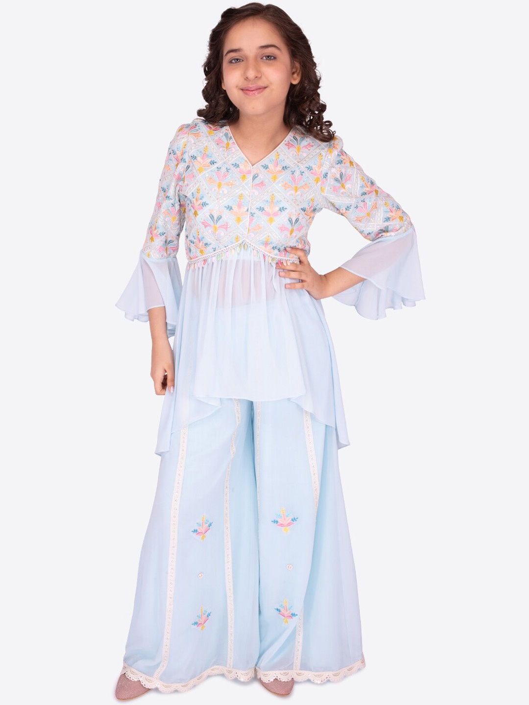CUTECUMBER Girls Floral Embroidered V Neck Regular Thread Work Kurta with Palazzos, Blue
CUTECUMBER Girls Floral Embroidered V Neck Regular Thread Work Kurta with Palazzos, Blue