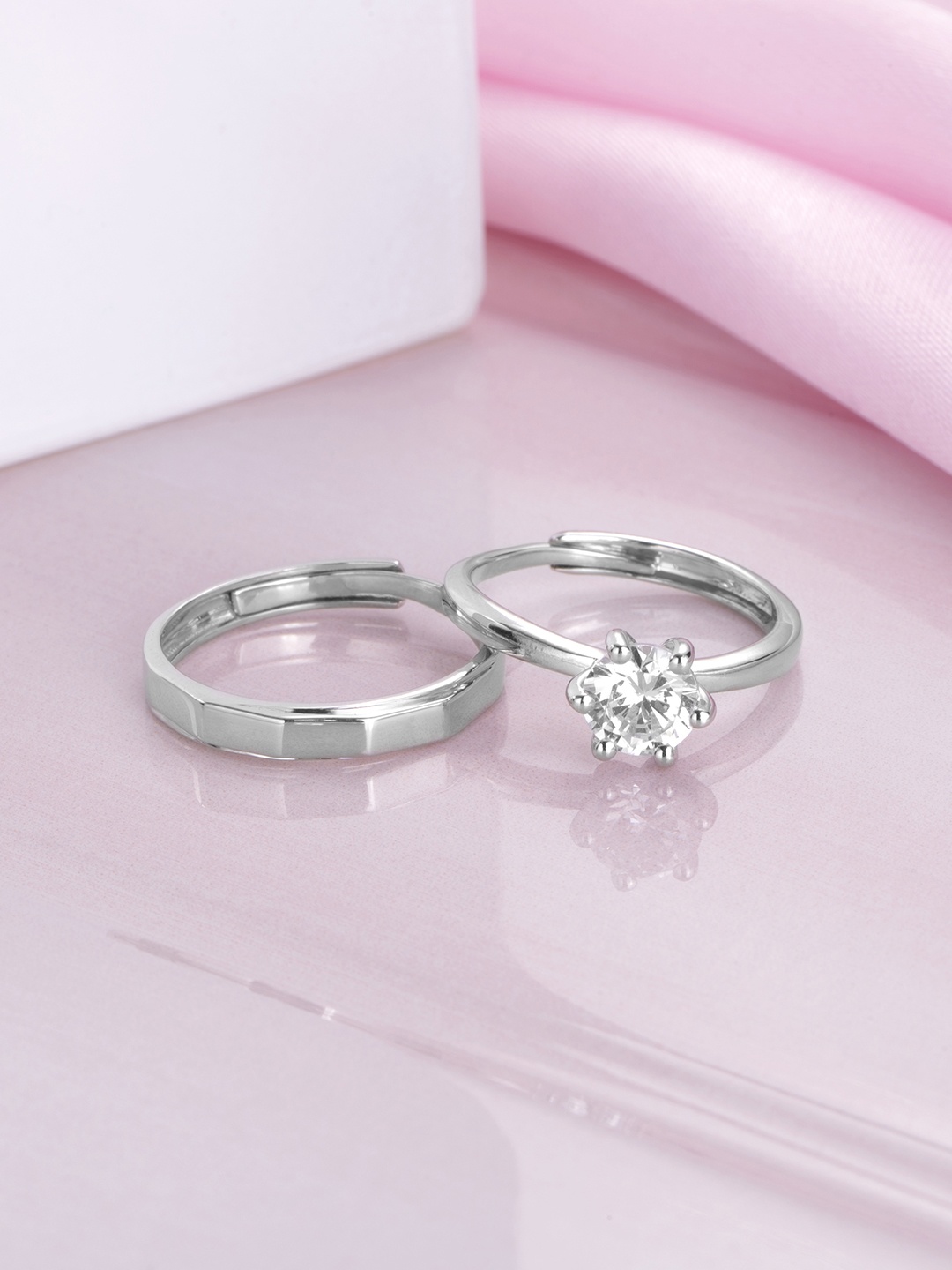 Zavya Unisex Set Of 2 925 Pure Sterling Silver Rhodium-plated CZ-studded Couple Rings
Zavya Unisex Set Of 2 925 Pure Sterling Silver Rhodium-plated CZ-studded Couple Rings
