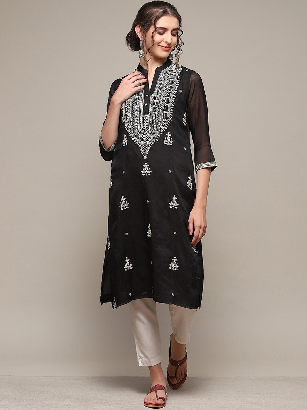Biba Ethnic Motifs Embroidered Mandarin Collar Thread Work Detail Straight Kurta, Black
Biba Ethnic Motifs Embroidered Mandarin Collar Thread Work Detail Straight Kurta, Black