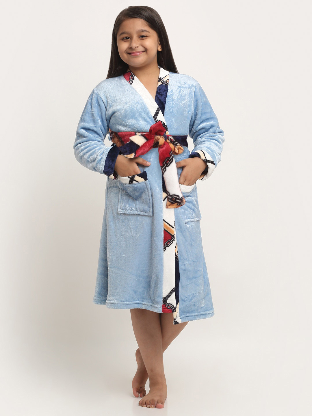 KLOTTHE Girls Printed Woolen Bath Robe, Blue
KLOTTHE Girls Printed Woolen Bath Robe, Blue