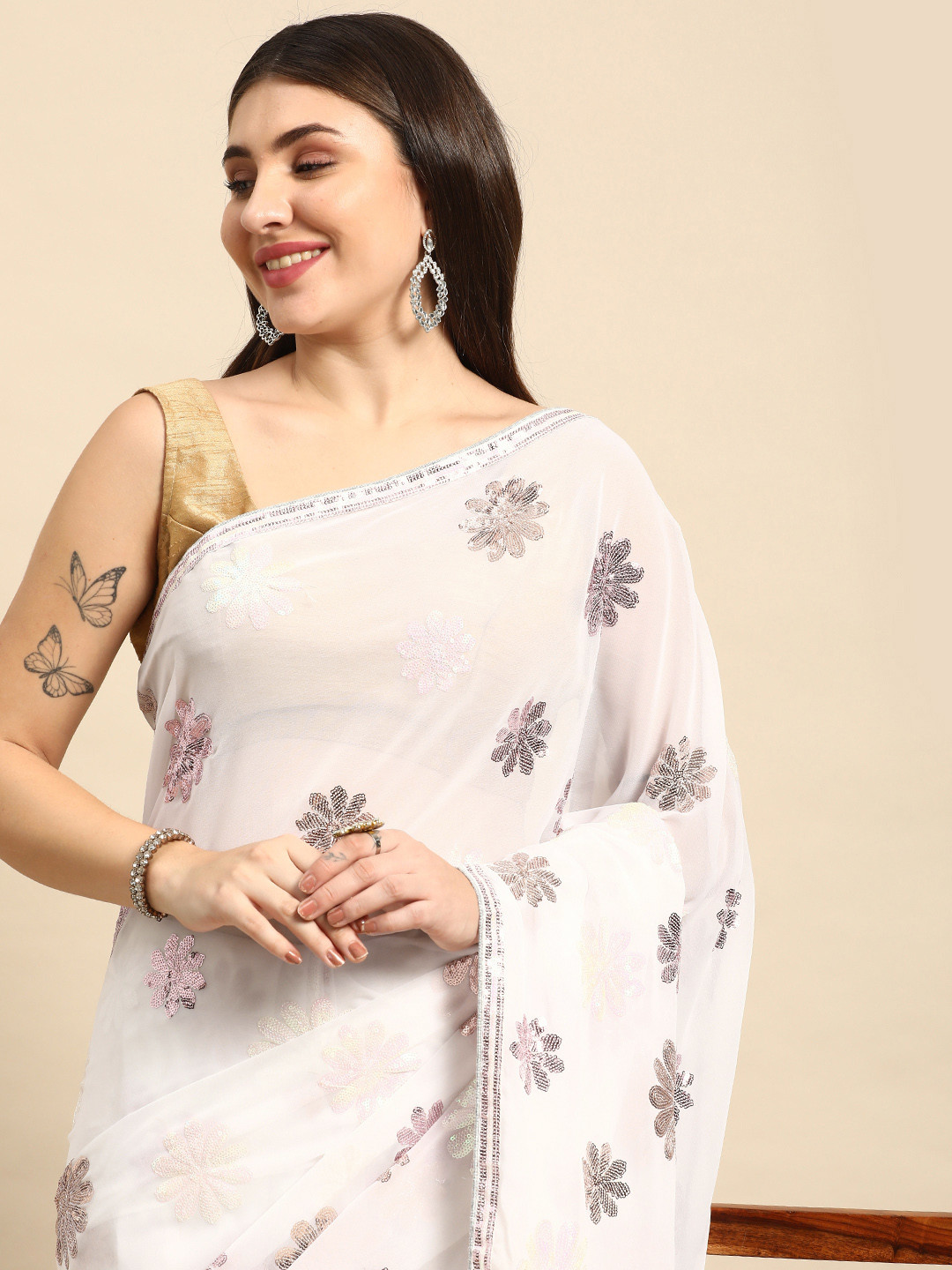 VASTRANAND Floral Sequinned Poly Georgette Saree, White 
VASTRANAND Floral Sequinned Poly Georgette Saree, White