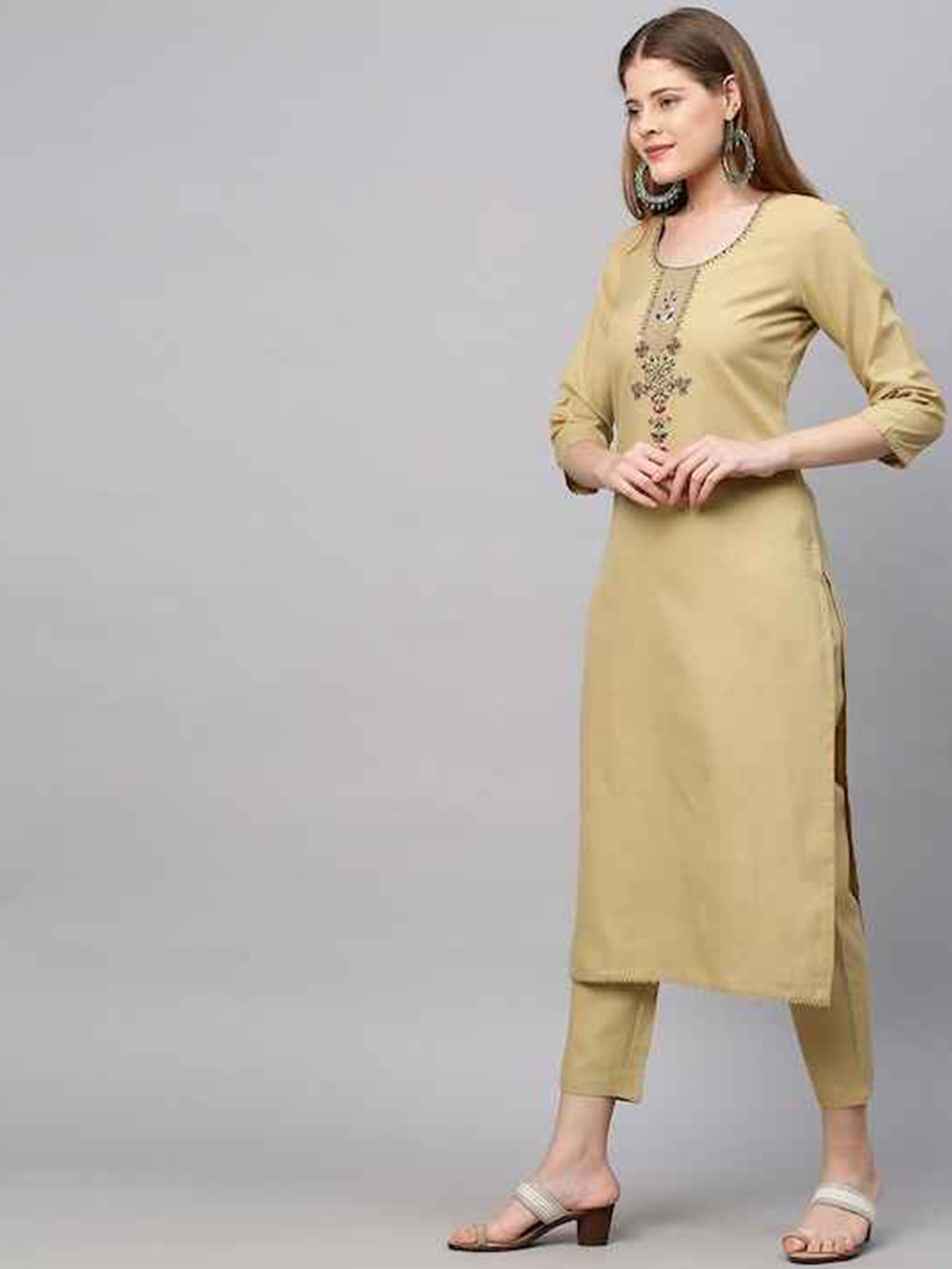 Happy Design Ethnic Motifs Yoke Design Thread Work Kurta with Trousers & Dupatta, Cream
Happy Design Ethnic Motifs Yoke Design Thread Work Kurta with Trousers & Dupatta, Cream