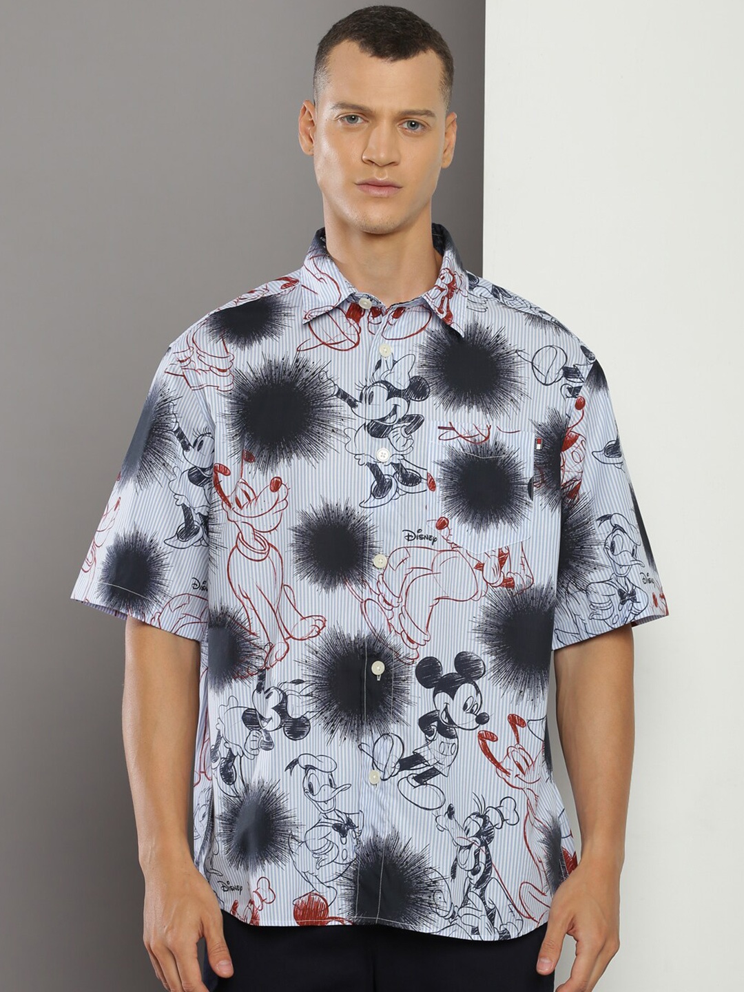 Tommy Hilfiger Spread Collar Short Sleeves Mickey Mouse Prinetd Pure Cotton Shirt, Blue
Tommy Hilfiger Spread Collar Short Sleeves Mickey Mouse Prinetd Pure Cotton Shirt, Blue